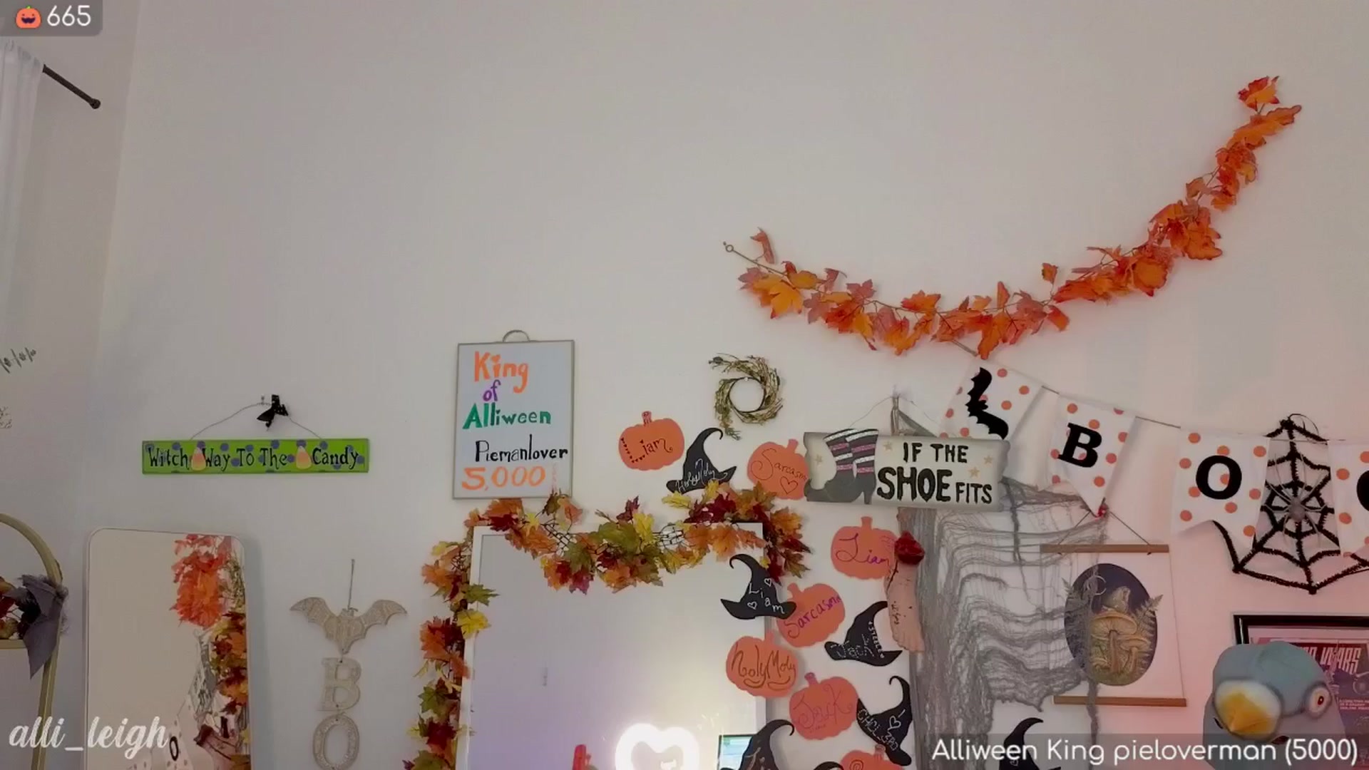 Gallery image thumbnail from alli_leigh's myfreecams stream on, 10/21/2024, 01:05 image 19 of 20