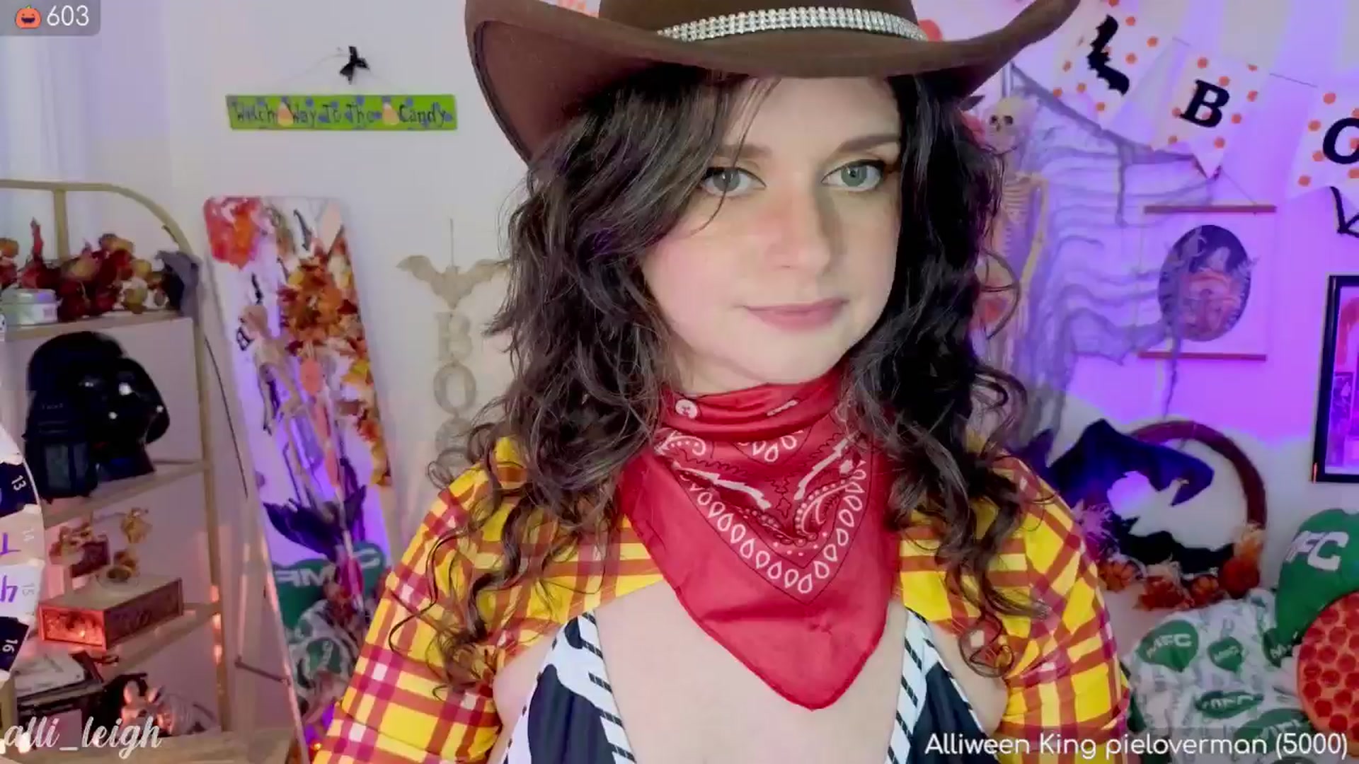 Gallery image thumbnail from alli_leigh's myfreecams stream on, 10/30/2024, 24:01 image 8 of 20