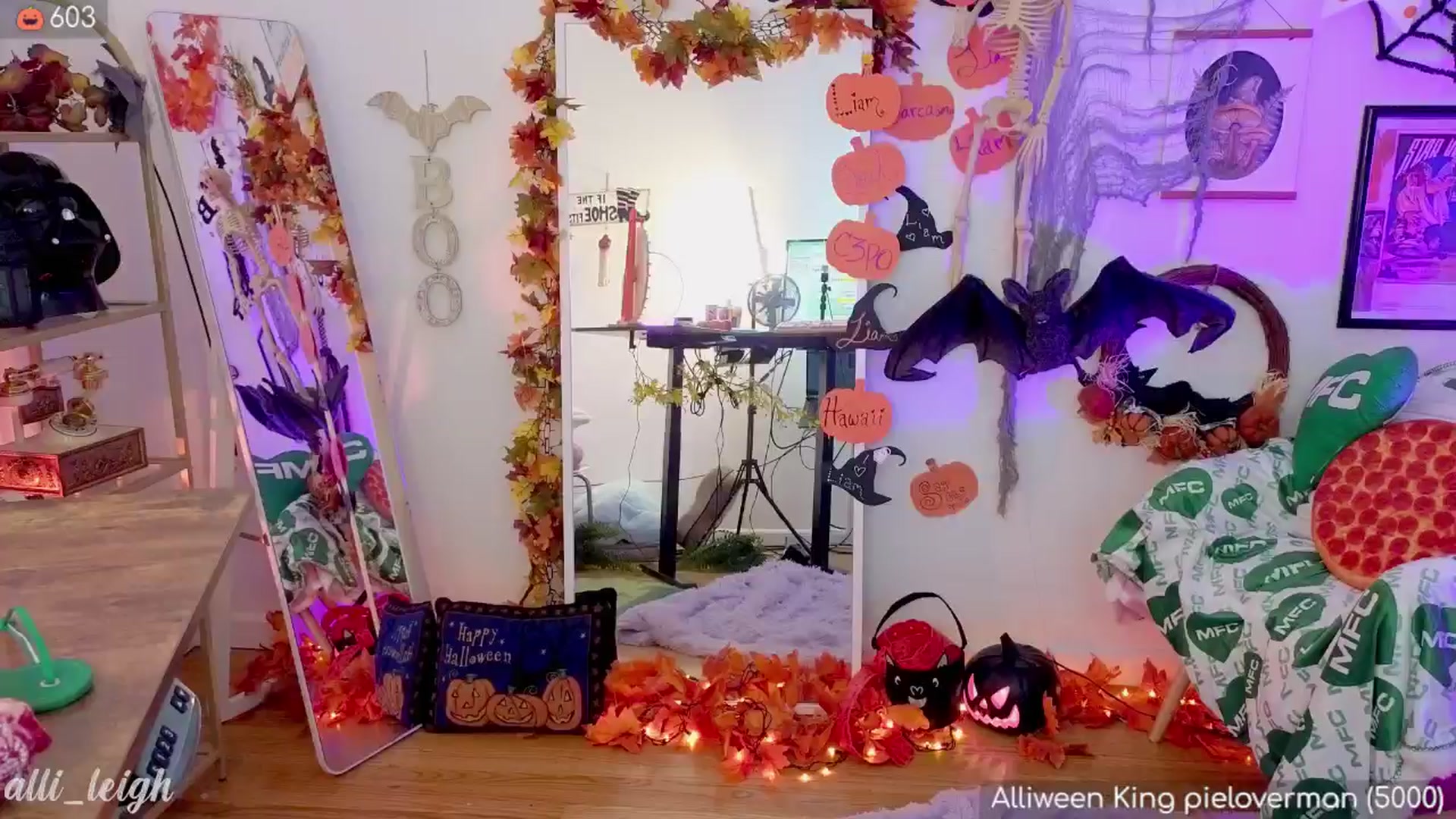 Gallery image thumbnail from alli_leigh's myfreecams stream on, 10/30/2024, 01:57 image 2 of 20