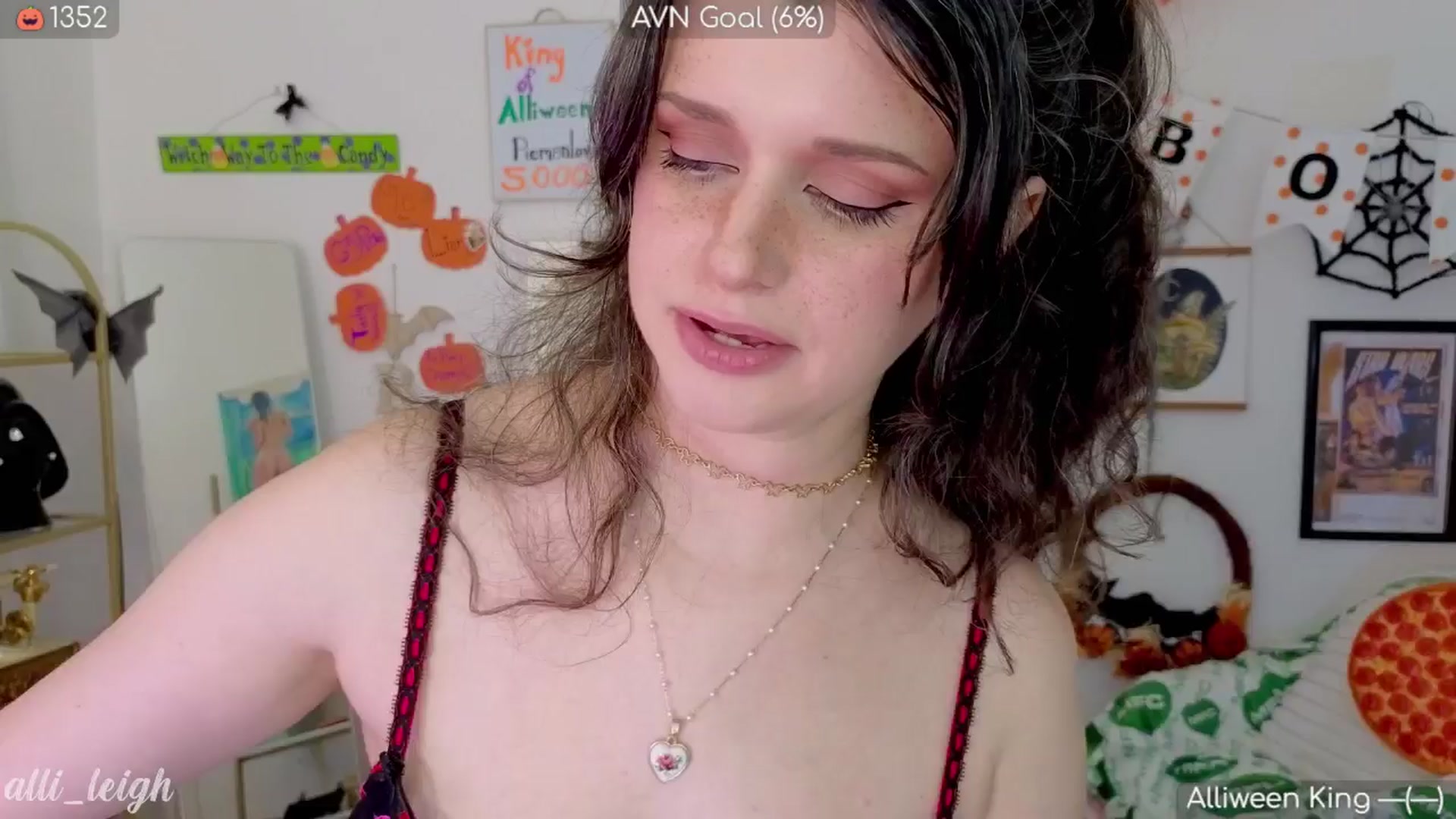 Gallery image thumbnail from alli_leigh's myfreecams stream on, 11/03/2024, 01:29 image 2 of 20