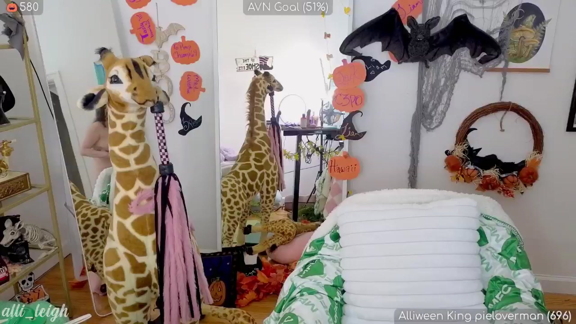 Gallery image thumbnail from alli_leigh's myfreecams stream on, 11/03/2024, 01:29 image 17 of 20
