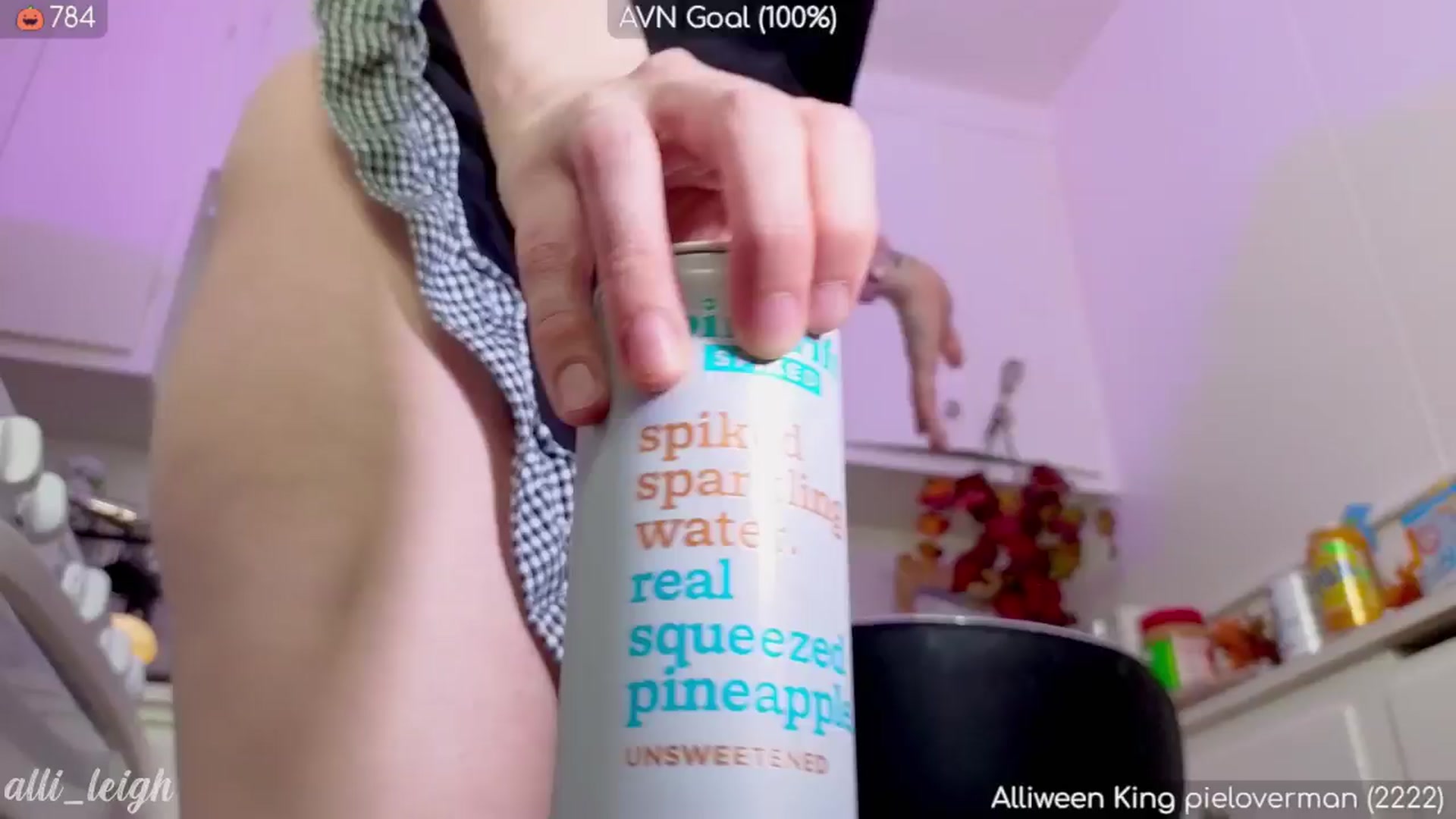 Gallery image thumbnail from alli_leigh's myfreecams stream on, 11/06/2024, 02:09 image 3 of 20