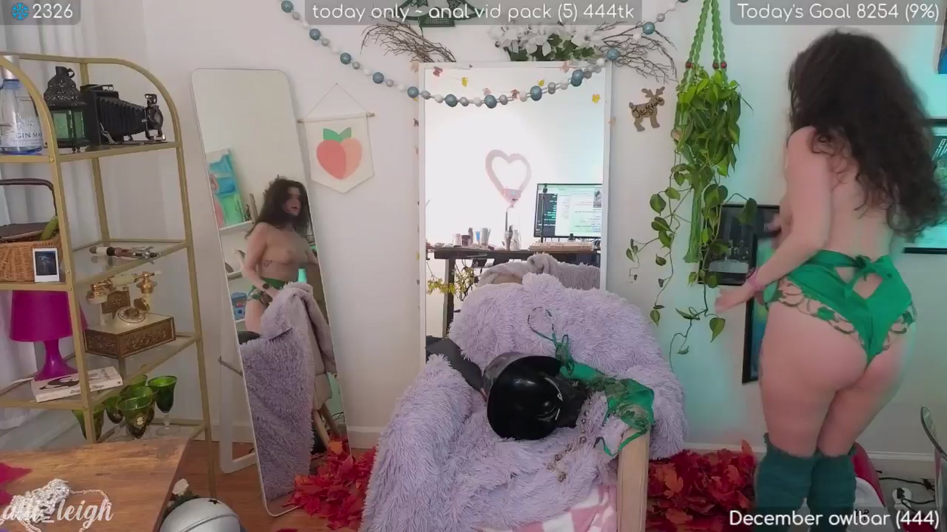 Gallery image thumbnail from alli_leigh's myfreecams stream on, 12/03/2024, 02:20 image 15 of 20
