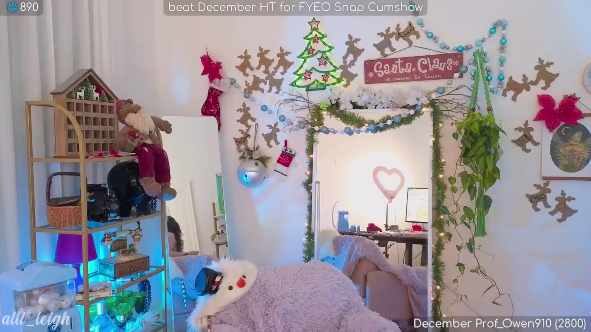 Gallery image thumbnail from alli_leigh's myfreecams stream on, 12/11/2024, 03:50 image 1 of 20