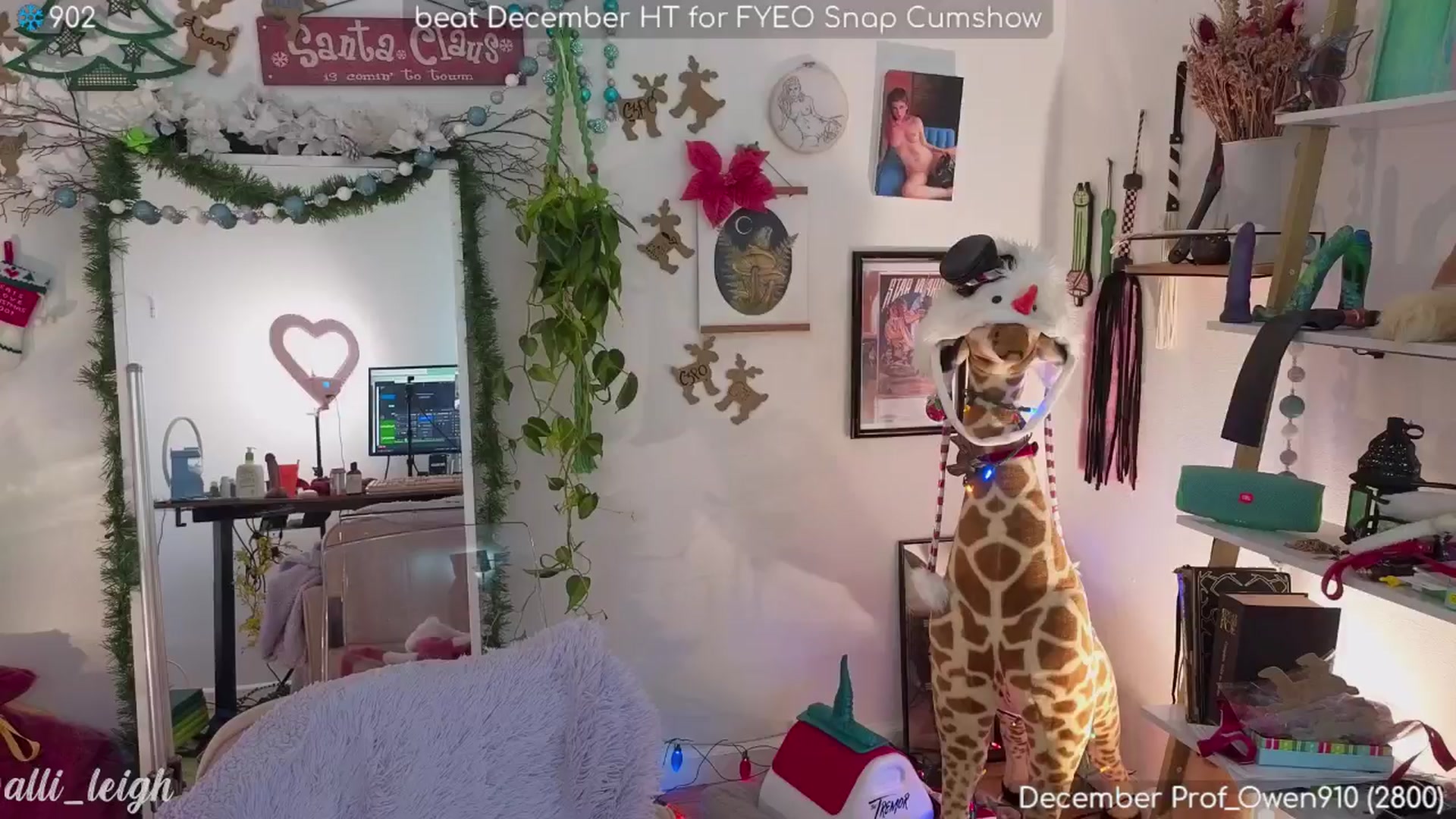 Gallery image thumbnail from alli_leigh's myfreecams stream on, 12/14/2024, 24:03 image 13 of 20