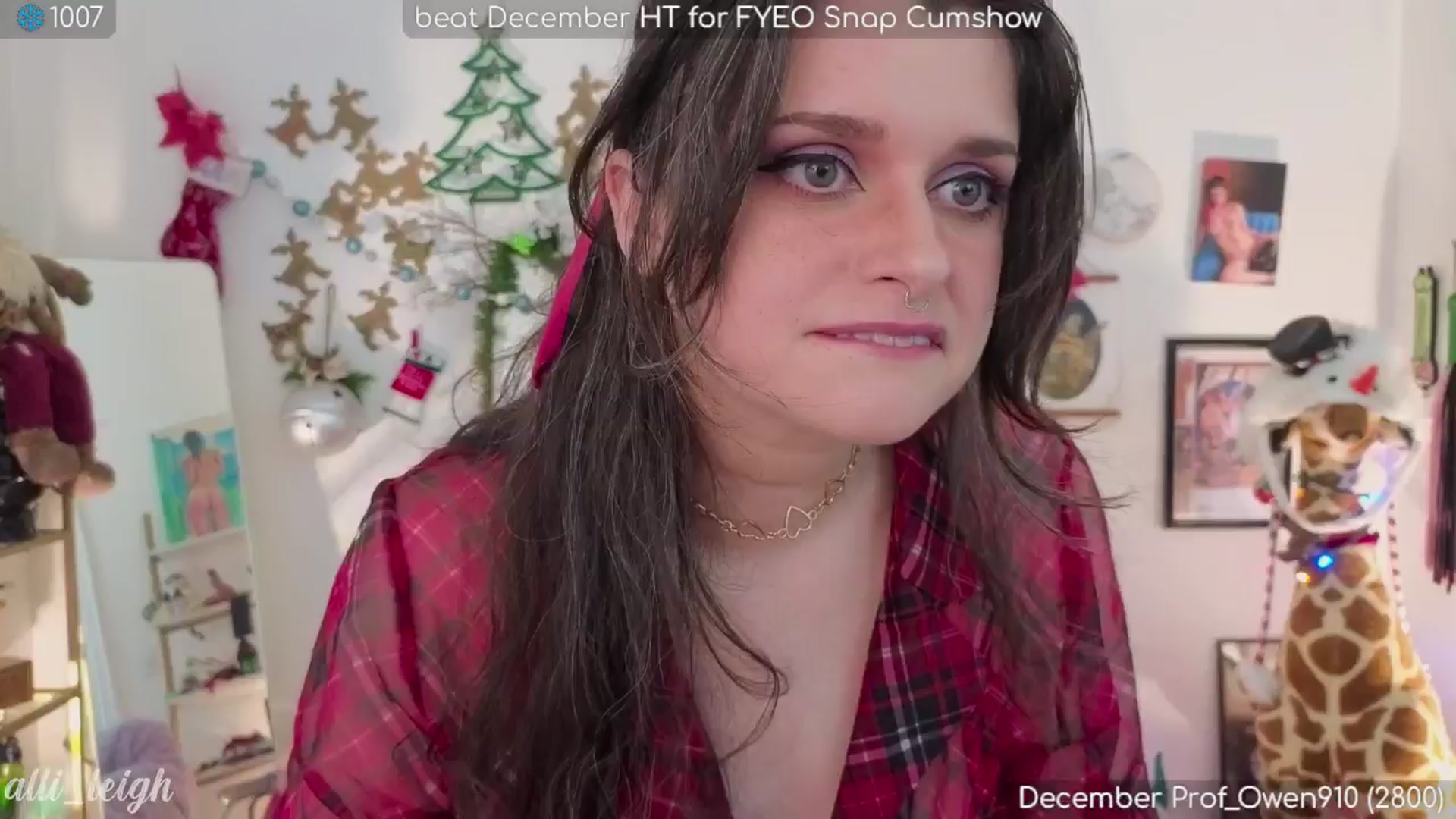 Gallery image thumbnail from alli_leigh's myfreecams stream on, 12/14/2024, 24:03 image 2 of 20