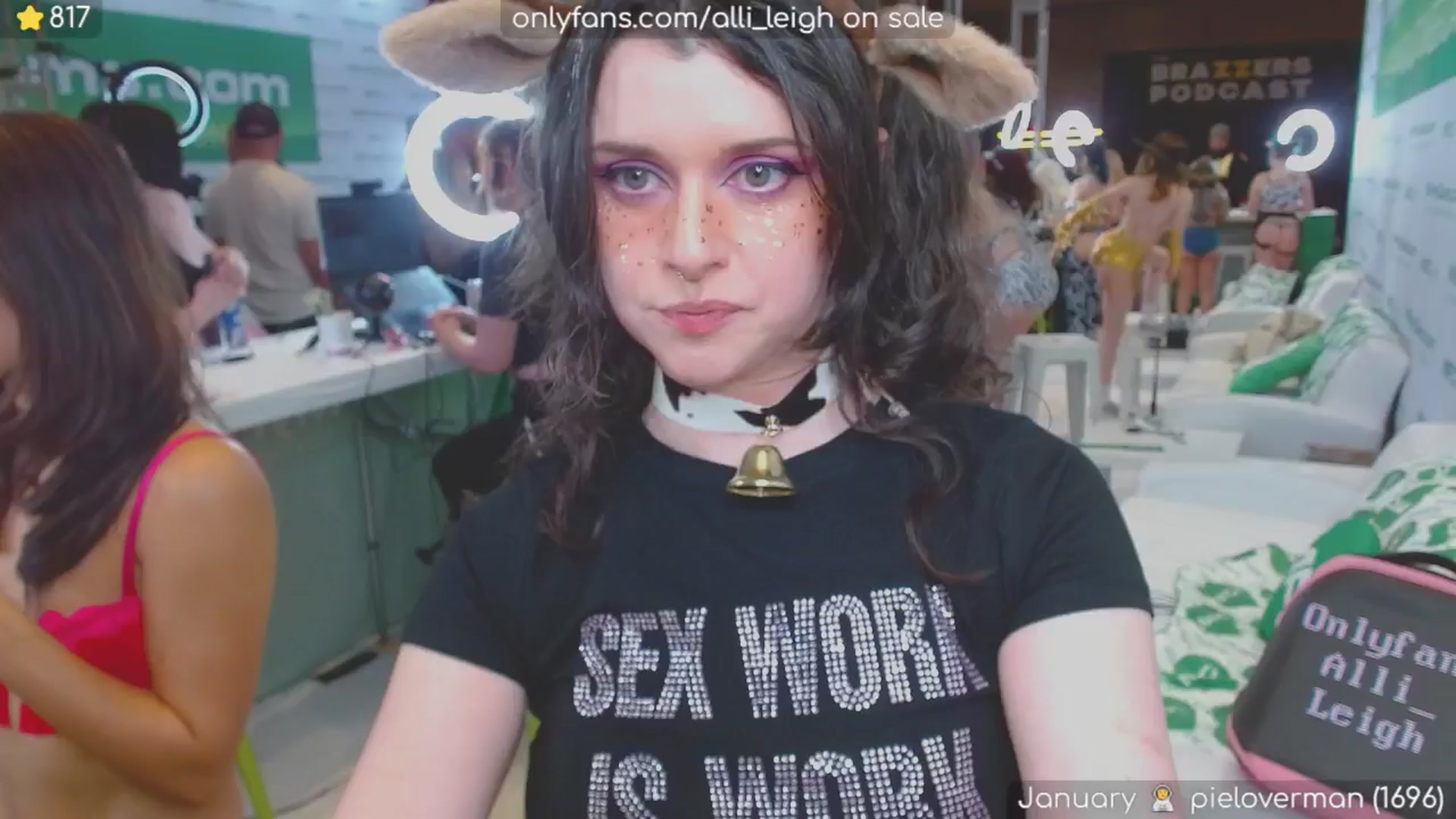 Gallery image thumbnail from alli_leigh's myfreecams stream on, 01/25/2025, 02:05 image 4 of 20