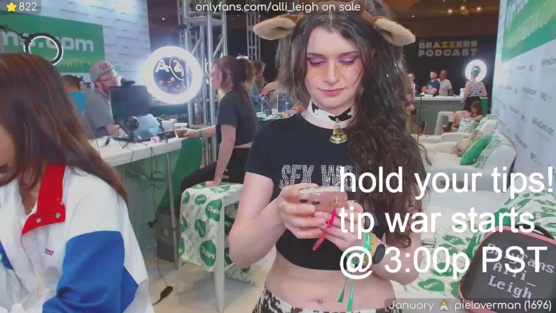 Gallery image thumbnail from alli_leigh's myfreecams stream on, 01/25/2025, 02:05 image 2 of 20