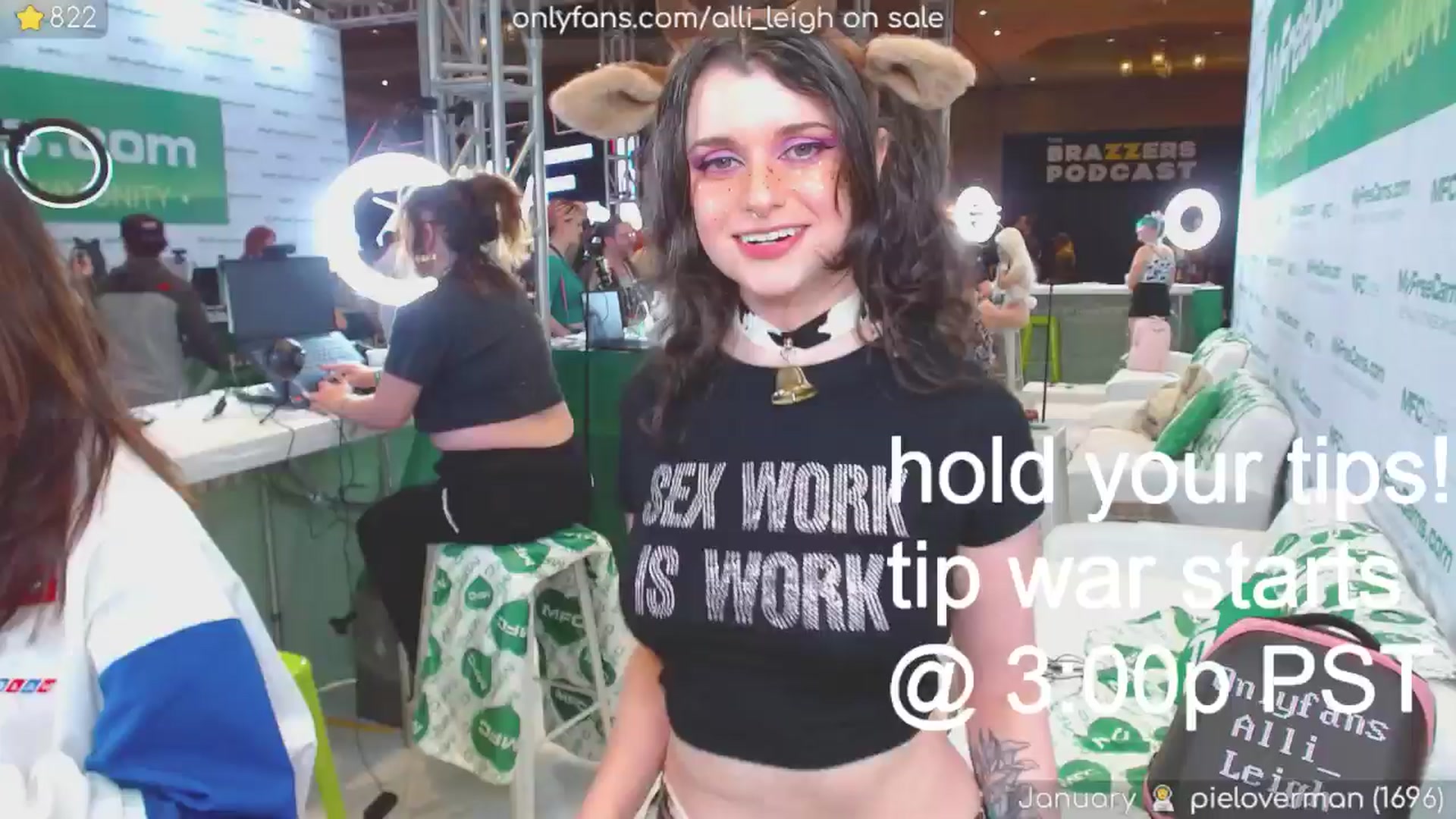 Gallery image thumbnail from alli_leigh's myfreecams stream on, 01/25/2025, 02:05 image 1 of 20