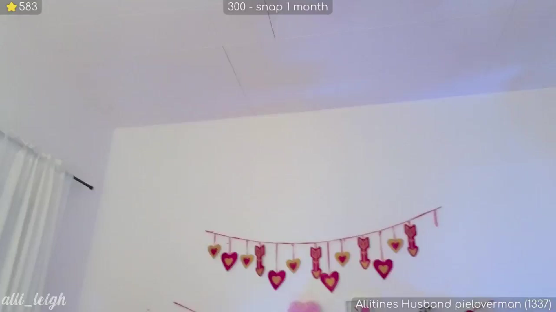 Gallery image thumbnail from alli_leigh's myfreecams stream on, 02/07/2025, 04:16 image 12 of 20