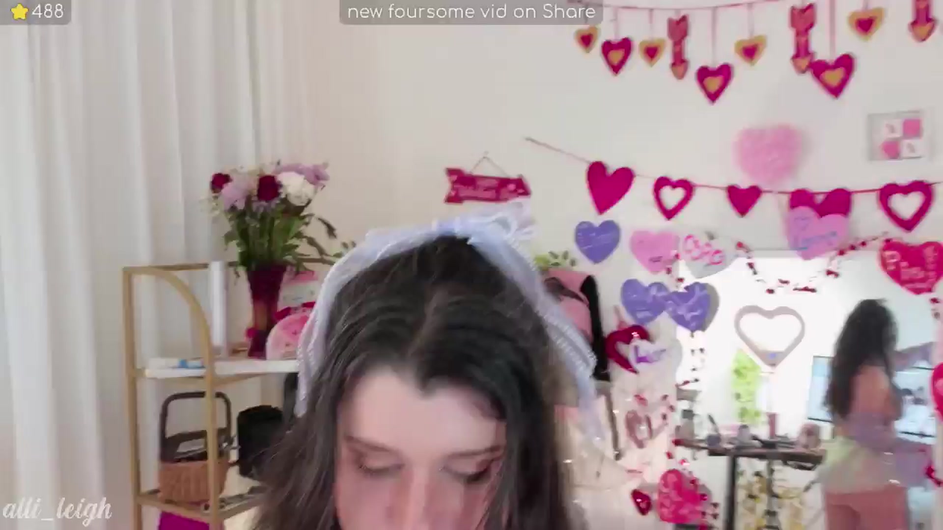 Gallery image thumbnail from alli_leigh's myfreecams stream on, 02/17/2025, 04:36 image 14 of 20