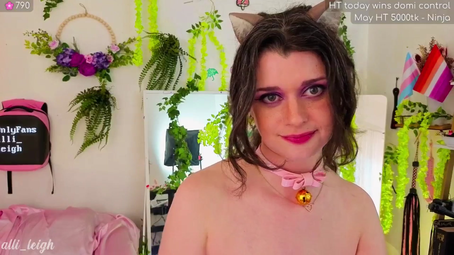 Gallery image thumbnail from alli_leigh's myfreecams stream on, 04/27/2025, 02:03 image 17 of 20