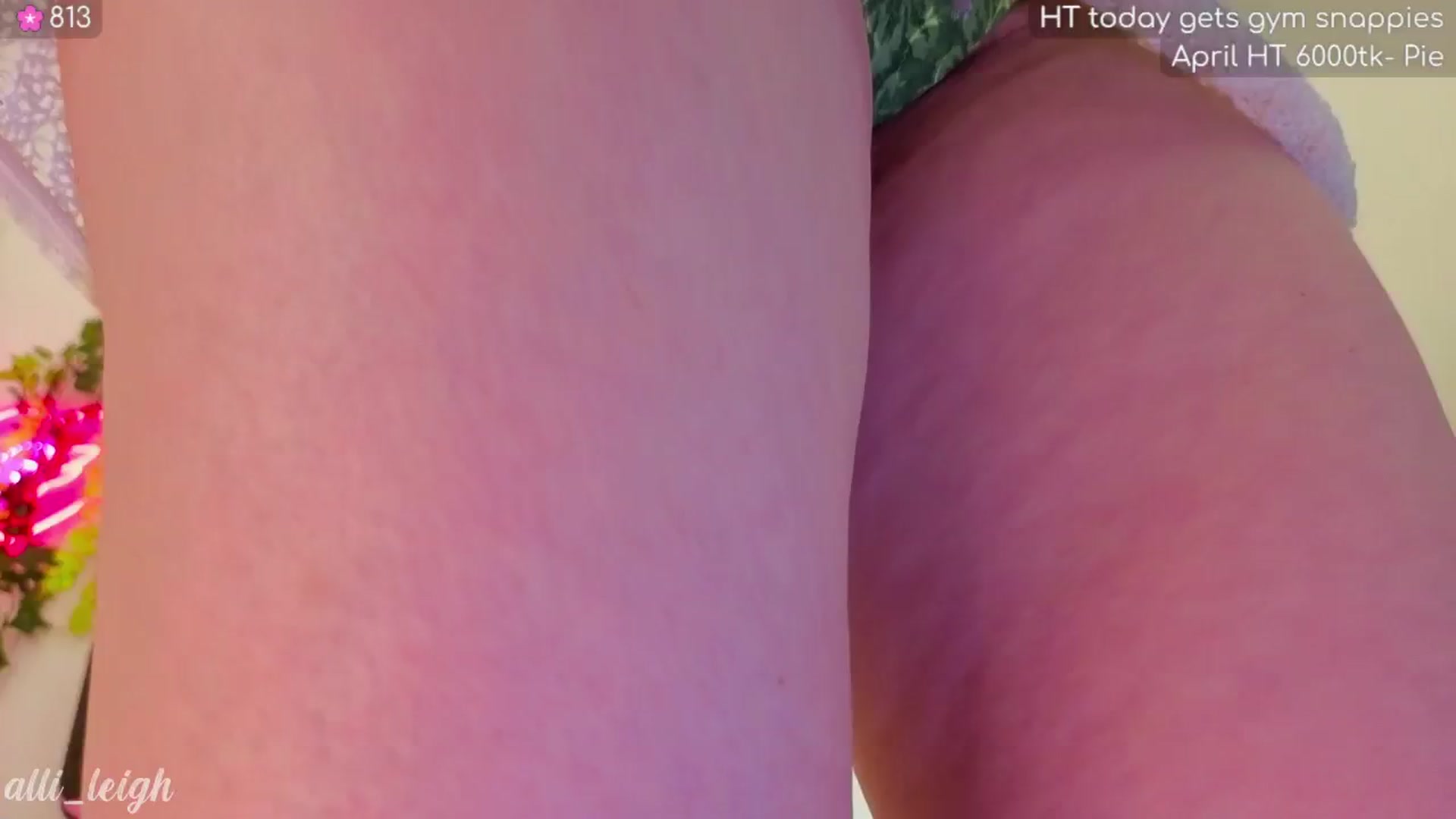 Gallery image thumbnail from alli_leigh's myfreecams stream on, 04/29/2025, 01:38 image 14 of 20