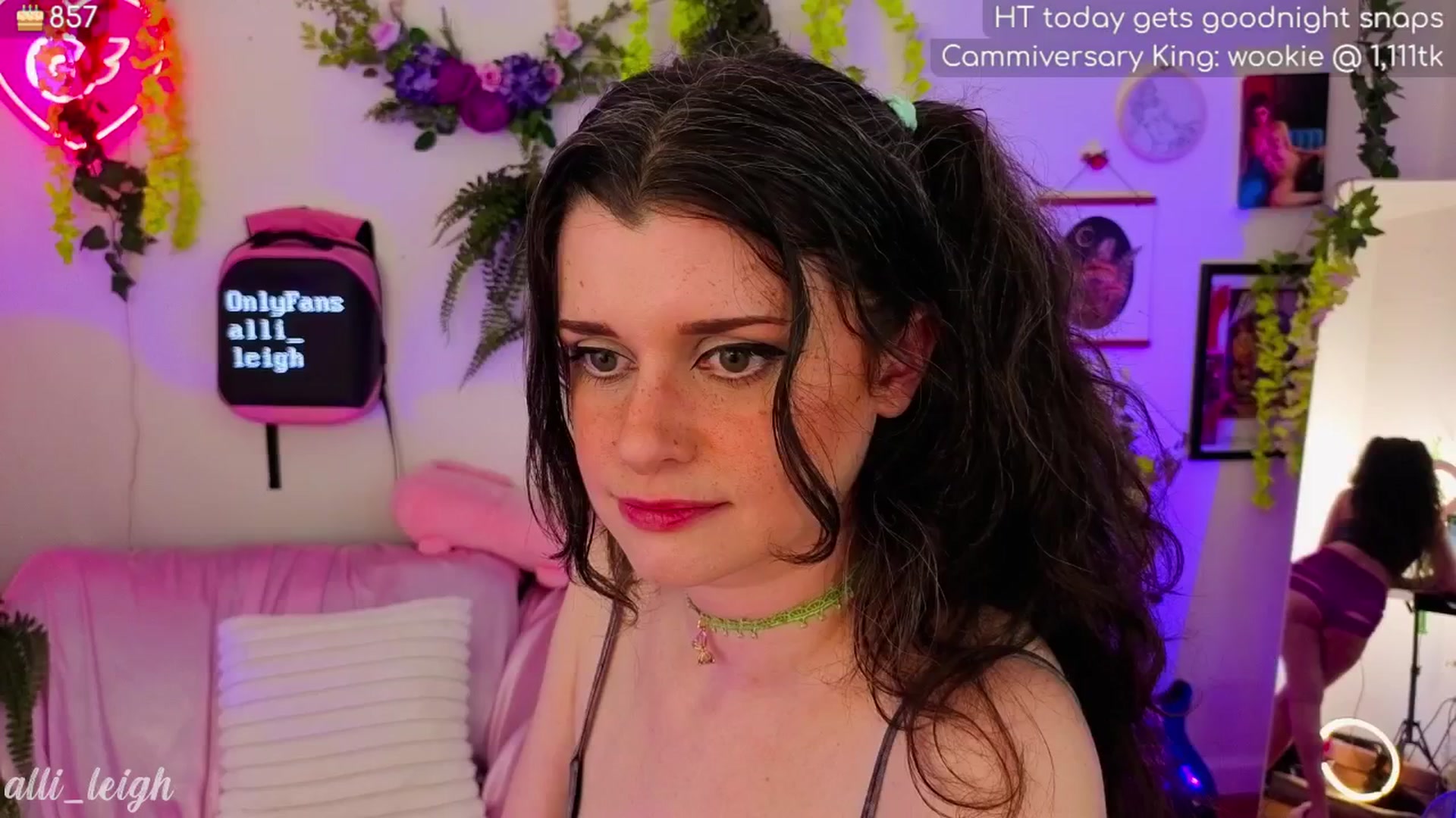 Gallery image thumbnail from alli_leigh's myfreecams stream on, 05/02/2025, 01:52 image 15 of 20