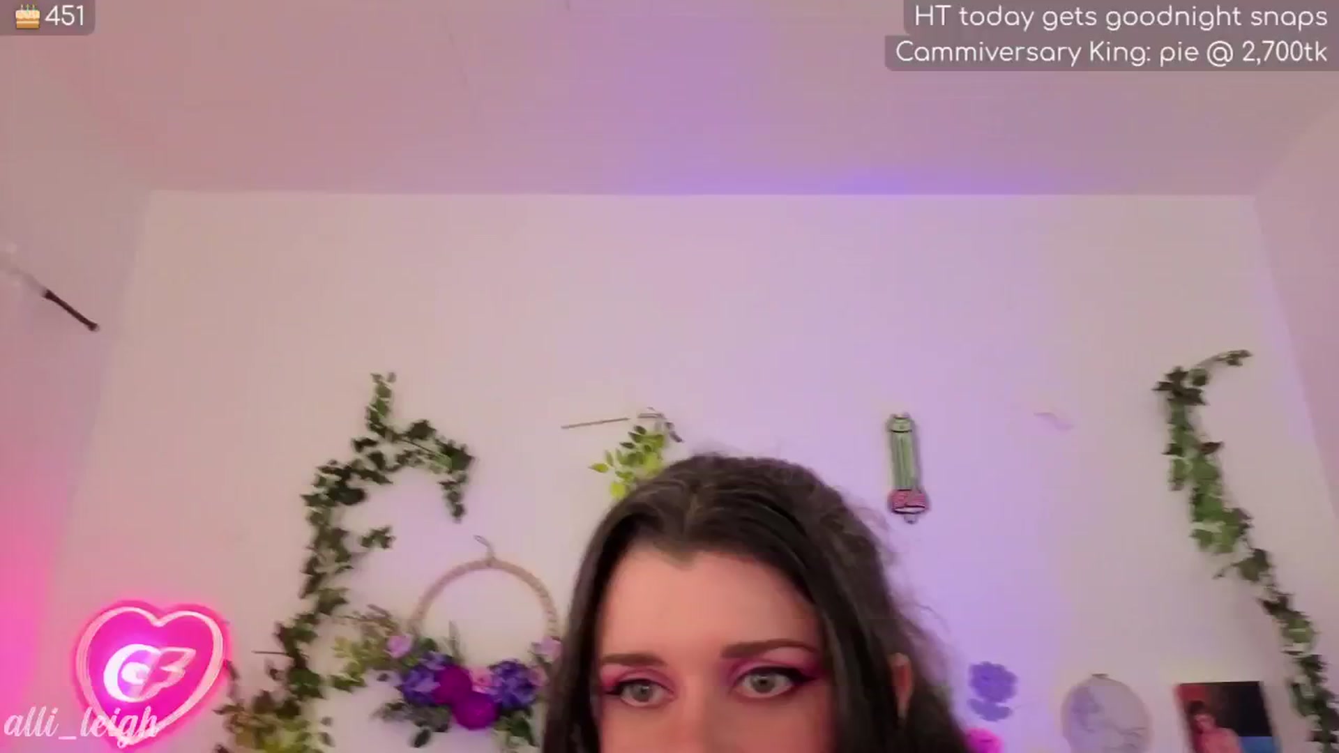 Gallery image thumbnail from alli_leigh's myfreecams stream on, 05/06/2025, 24:01 image 17 of 20
