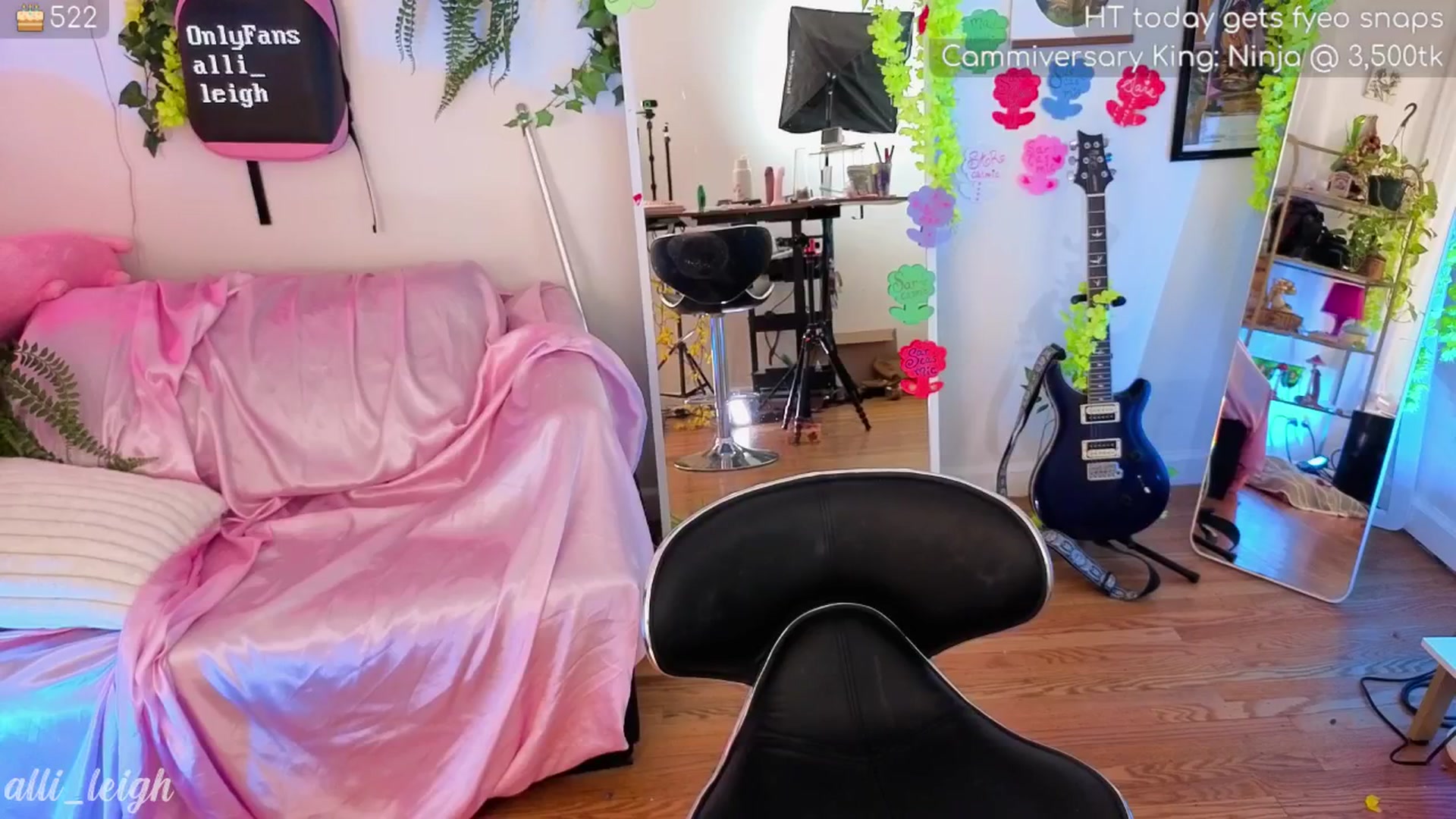 Gallery image thumbnail from alli_leigh's myfreecams stream on, 05/14/2025, 24:01 image 10 of 20