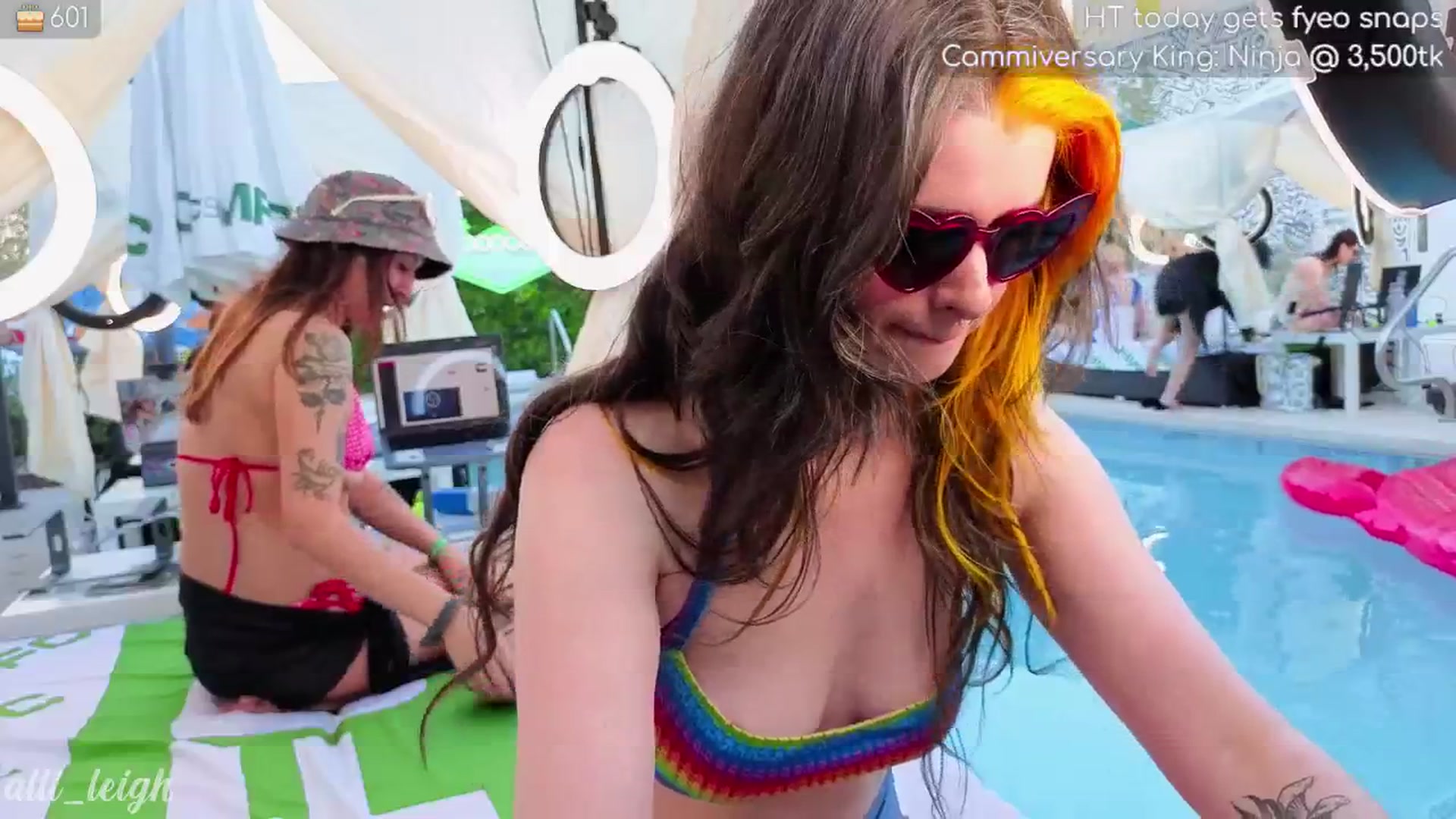 Gallery image thumbnail from alli_leigh's myfreecams stream on, 05/20/2025, 24:28 image 3 of 20