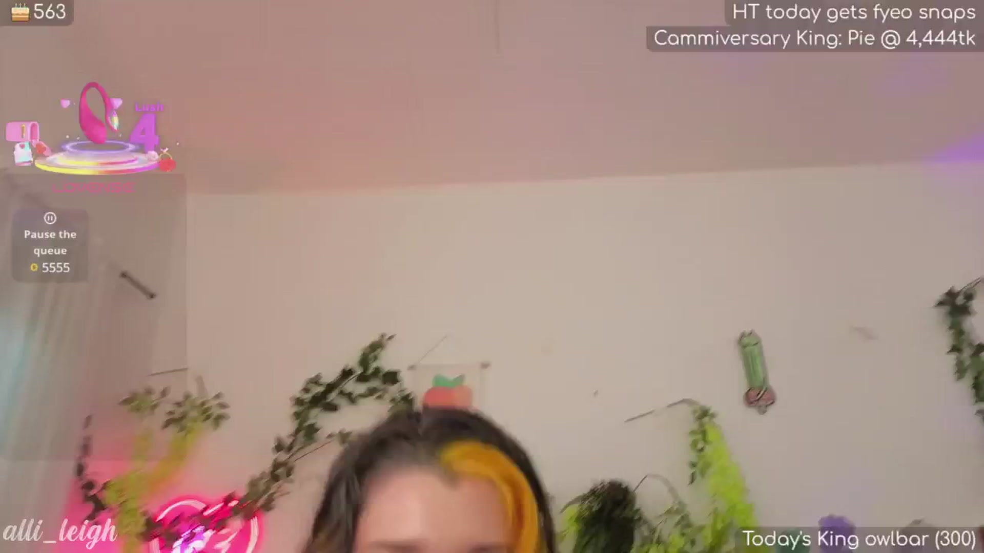 Gallery image thumbnail from alli_leigh's myfreecams stream on, 05/30/2025, 03:50 image 3 of 20