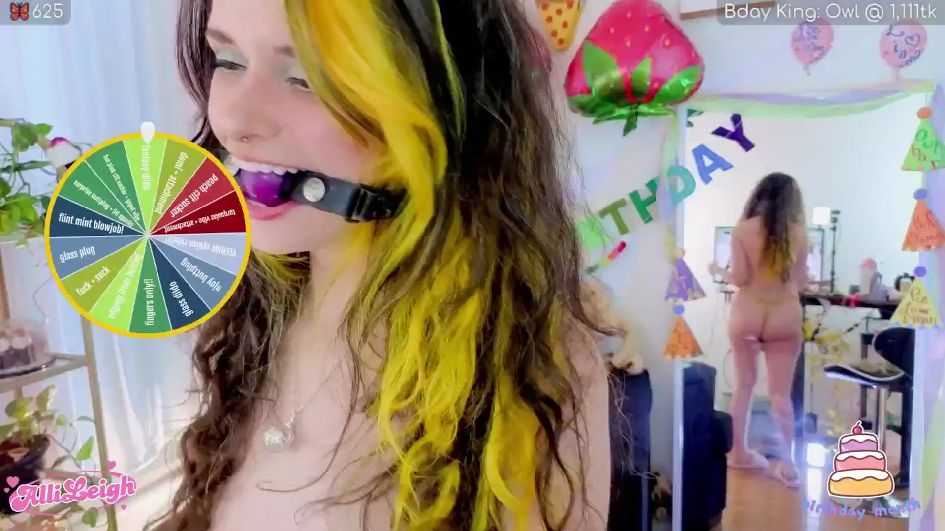 Gallery image thumbnail from alli_leigh's myfreecams stream on, 07/04/2025, 22:38 image 8 of 20