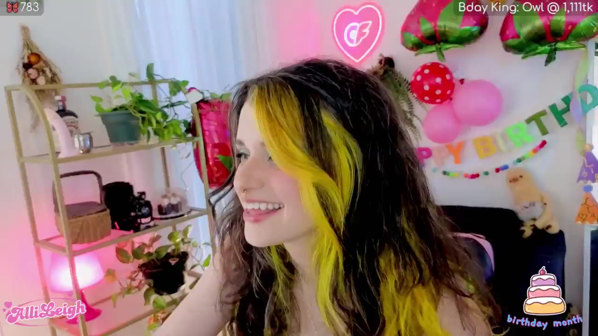Gallery image thumbnail from alli_leigh's myfreecams stream on, 07/04/2025, 22:38 image 4 of 20