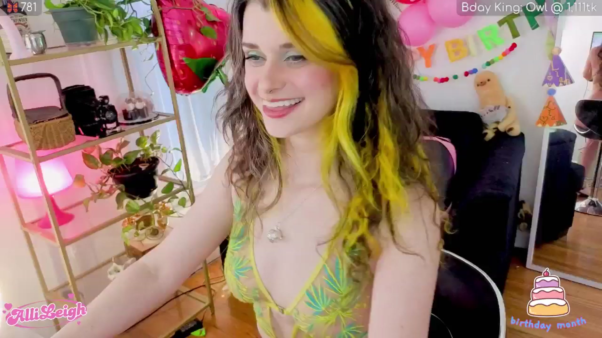 Gallery image thumbnail from alli_leigh's myfreecams stream on, 07/04/2025, 22:38 image 3 of 20