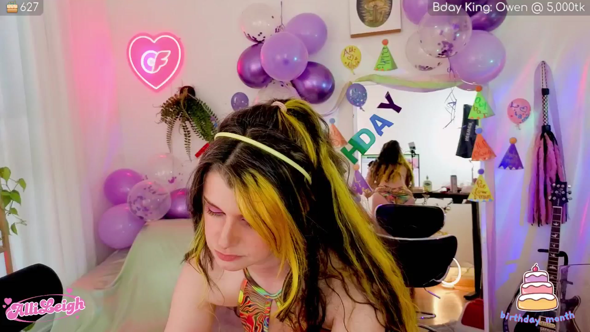 Gallery image thumbnail from alli_leigh's myfreecams stream on, 07/19/2025, 24:21 image 3 of 20