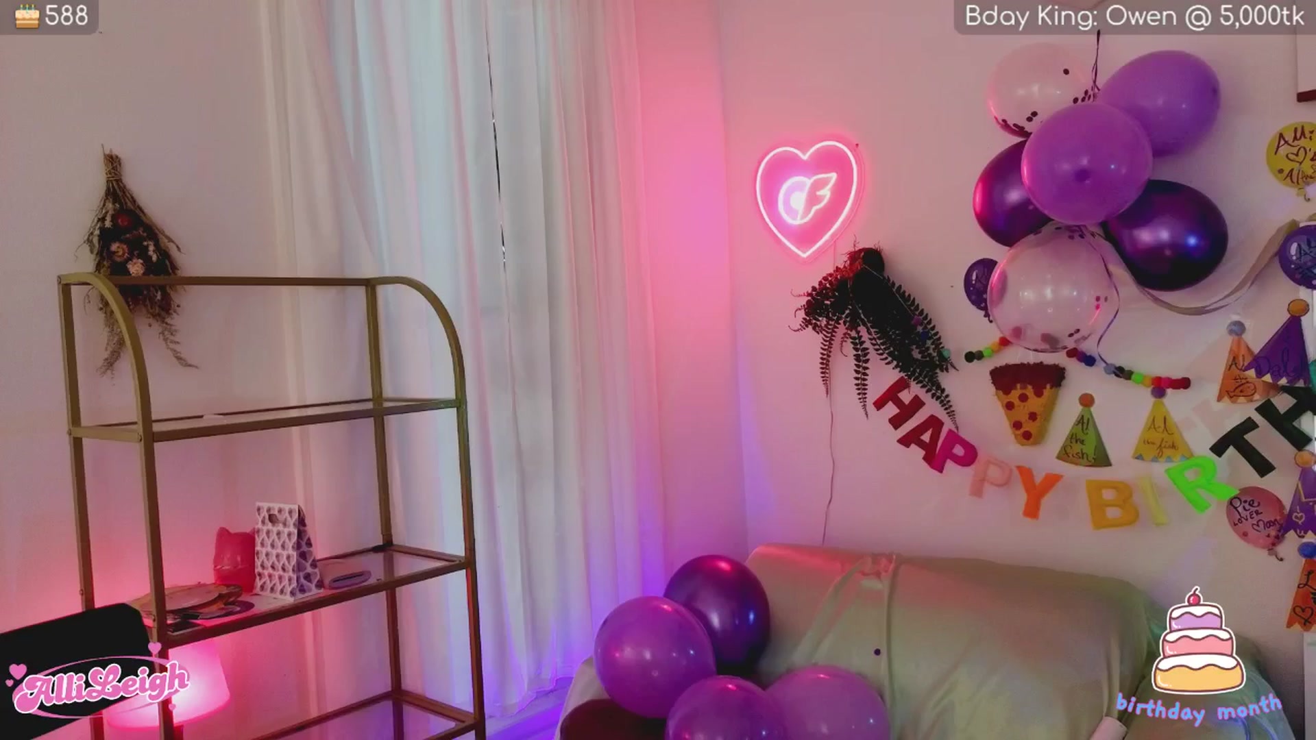 Gallery image thumbnail from alli_leigh's myfreecams stream on, 07/20/2025, 24:07 image 9 of 20