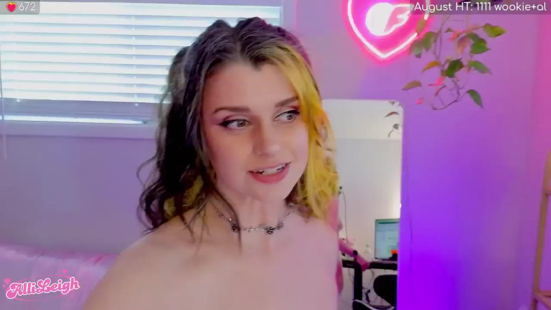 Gallery image thumbnail from alli_leigh's myfreecams stream on, 08/03/2025, 03:11 image 12 of 20