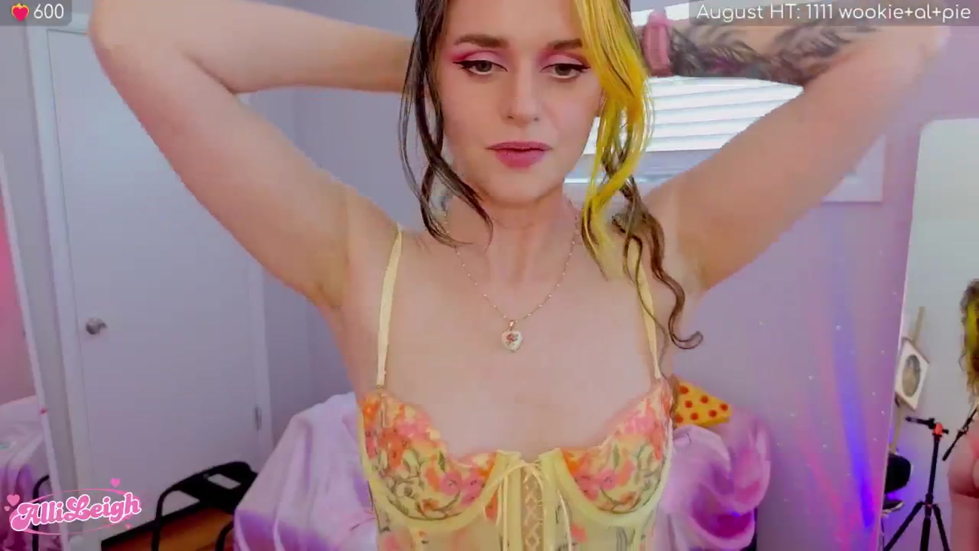 Gallery image thumbnail from alli_leigh's myfreecams stream on, 08/04/2025, 24:03 image 9 of 20