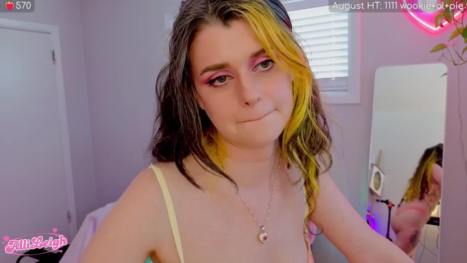 Gallery image thumbnail from alli_leigh's myfreecams stream on, 08/04/2025, 24:03 image 15 of 20