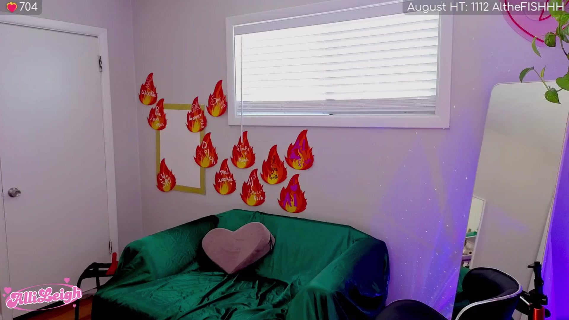 Gallery image thumbnail from alli_leigh's myfreecams stream on, 08/14/2025, 23:52 image 13 of 20