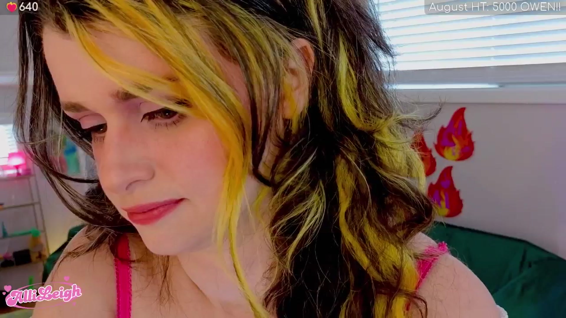 Gallery image thumbnail from alli_leigh's myfreecams stream on, 08/16/2025, 21:43 image 4 of 20