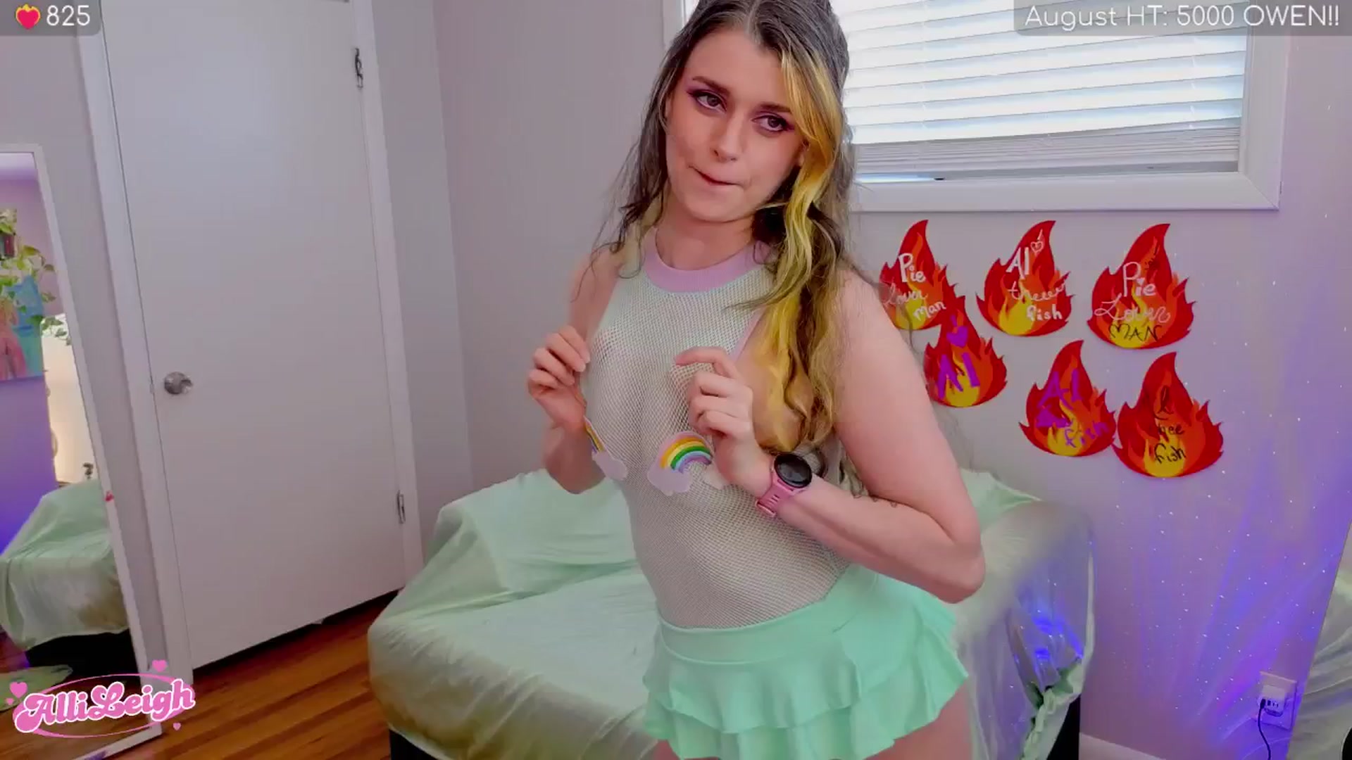 Gallery image thumbnail from alli_leigh's myfreecams stream on, 08/23/2025, 21:17 image 15 of 20
