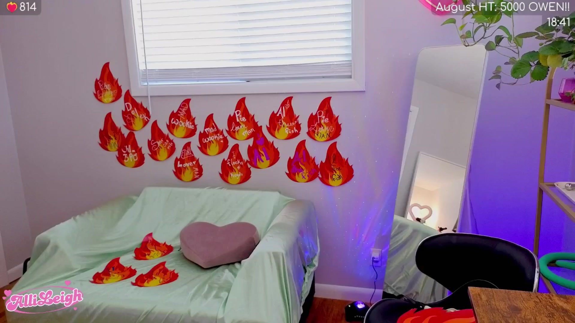 Gallery image thumbnail from alli_leigh's myfreecams stream on, 08/23/2025, 22:40 image 12 of 20