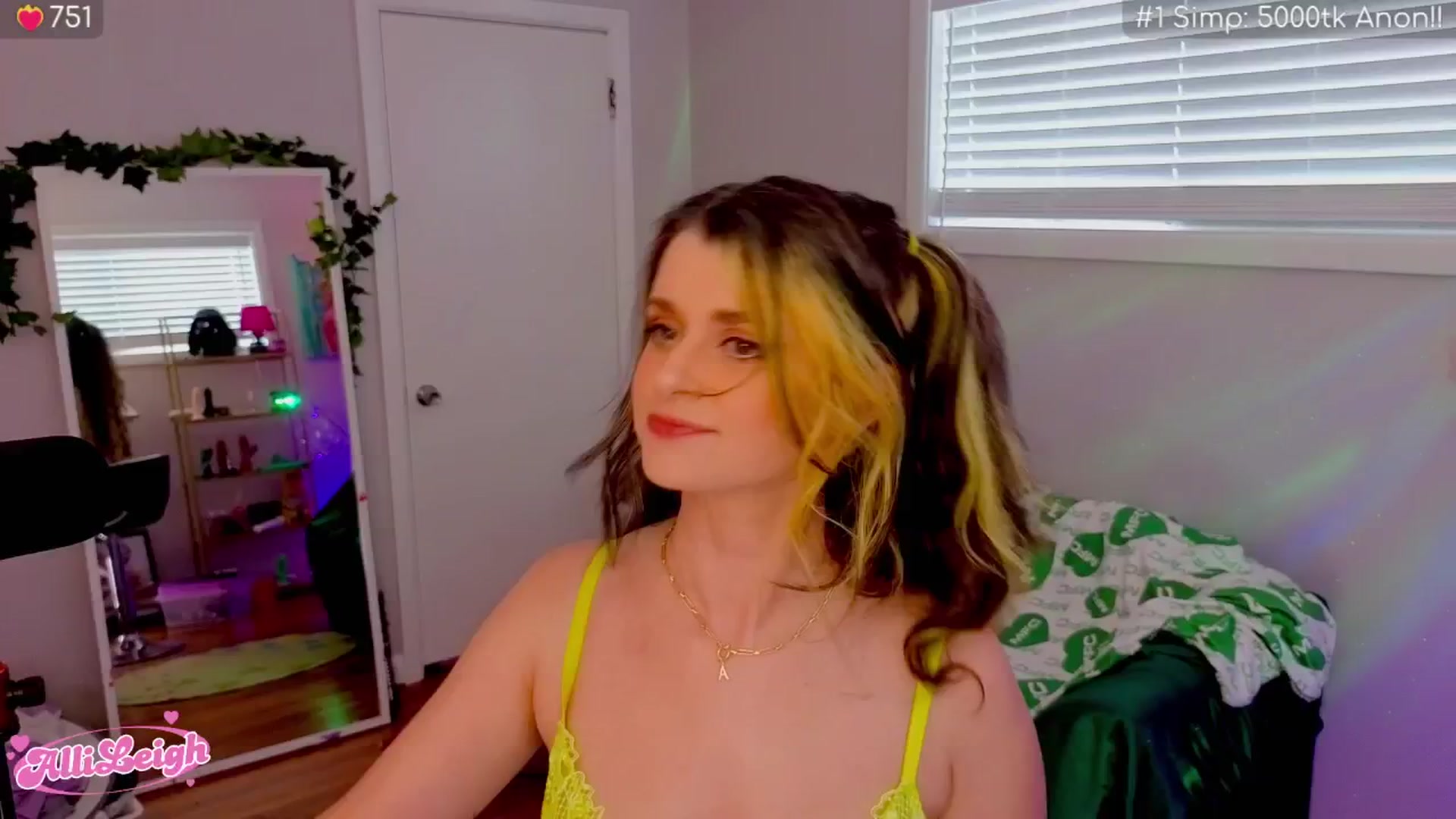 Gallery image thumbnail from alli_leigh's myfreecams stream on, 09/06/2025, 21:20 image 1 of 20