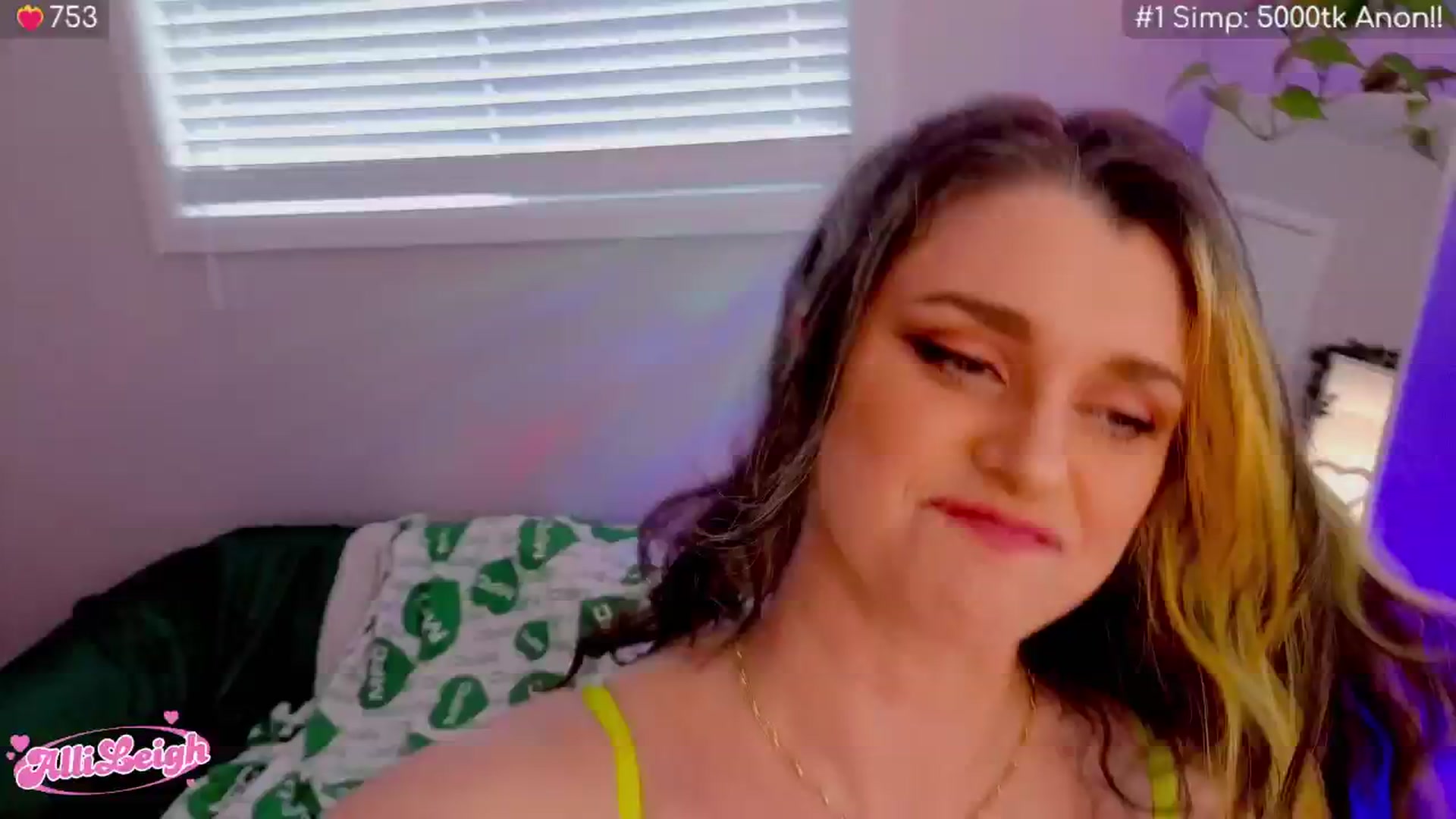 Gallery image thumbnail from alli_leigh's myfreecams stream on, 09/06/2025, 21:20 image 9 of 20