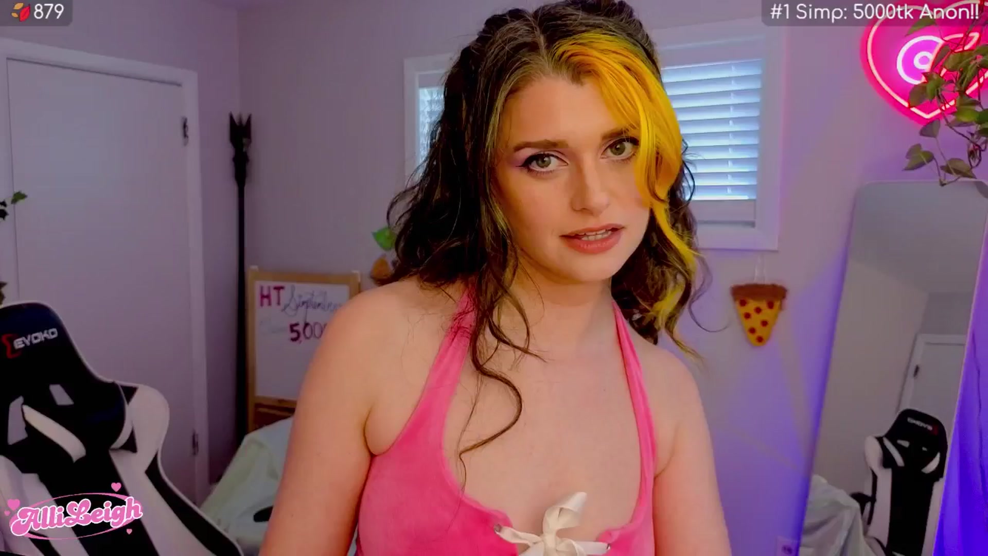 Gallery image thumbnail from alli_leigh's myfreecams stream on, 09/27/2025, 01:10 image 17 of 20