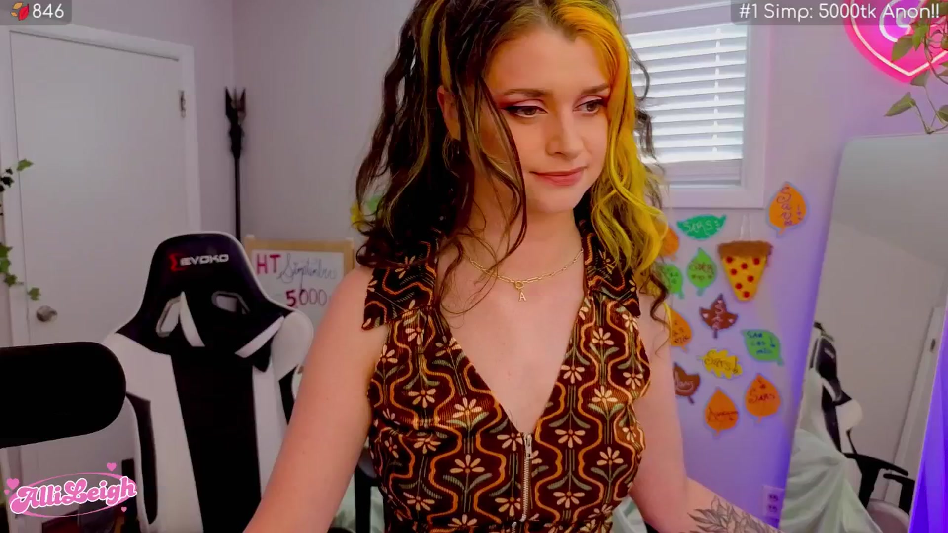 Gallery image thumbnail from alli_leigh's myfreecams stream on, 09/29/2025, 24:02 image 10 of 20