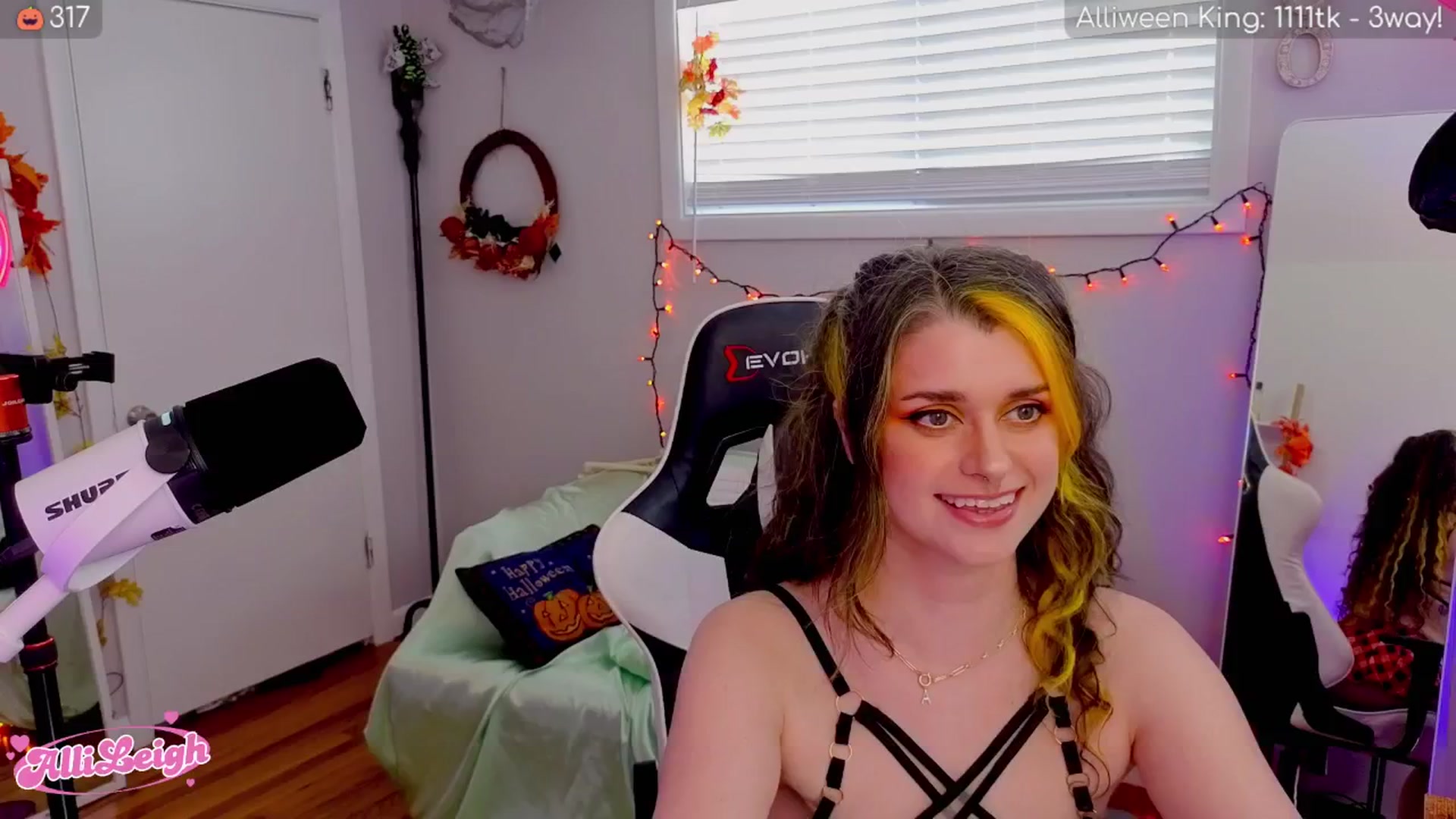 Gallery image thumbnail from alli_leigh's myfreecams stream on, 10/02/2025, 24:59 image 1 of 20