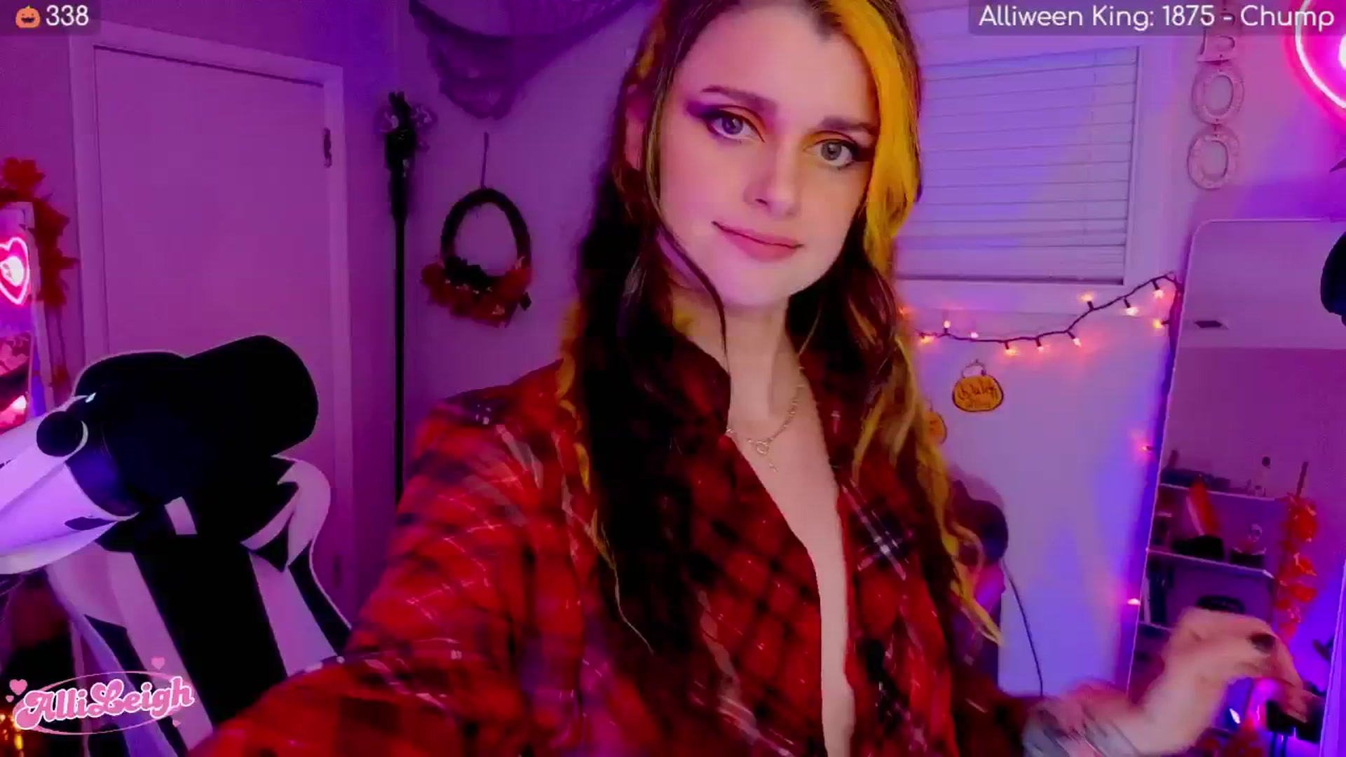 Gallery image thumbnail from alli_leigh's myfreecams stream on, 10/05/2025, 03:19 image 18 of 20