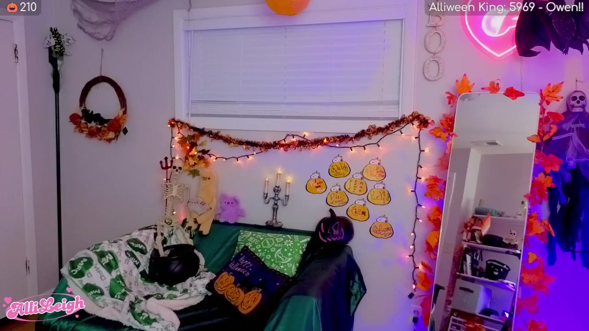 Gallery image thumbnail from alli_leigh's myfreecams stream on, 10/12/2025, 04:21 image 4 of 20
