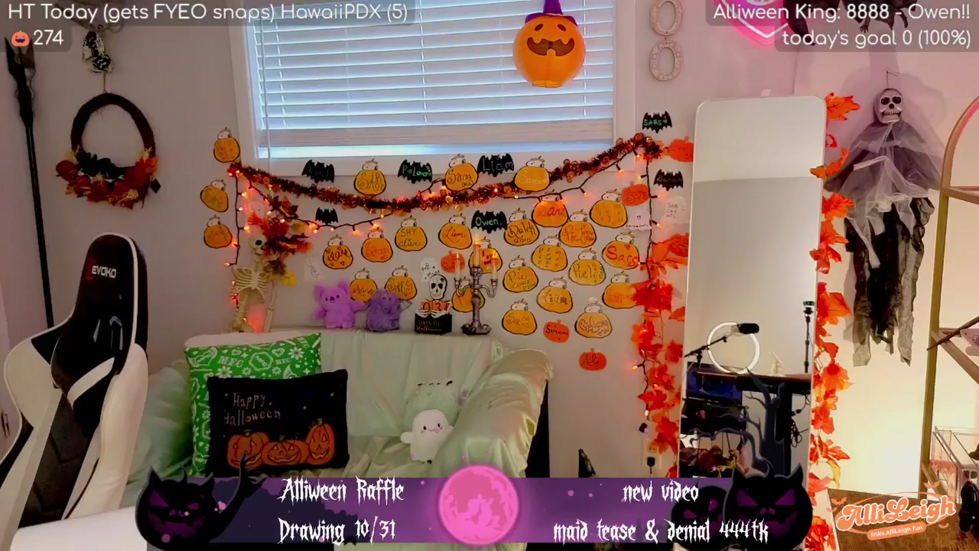 Gallery image thumbnail from alli_leigh's myfreecams stream on, 10/29/2025, 03:13 image 4 of 20