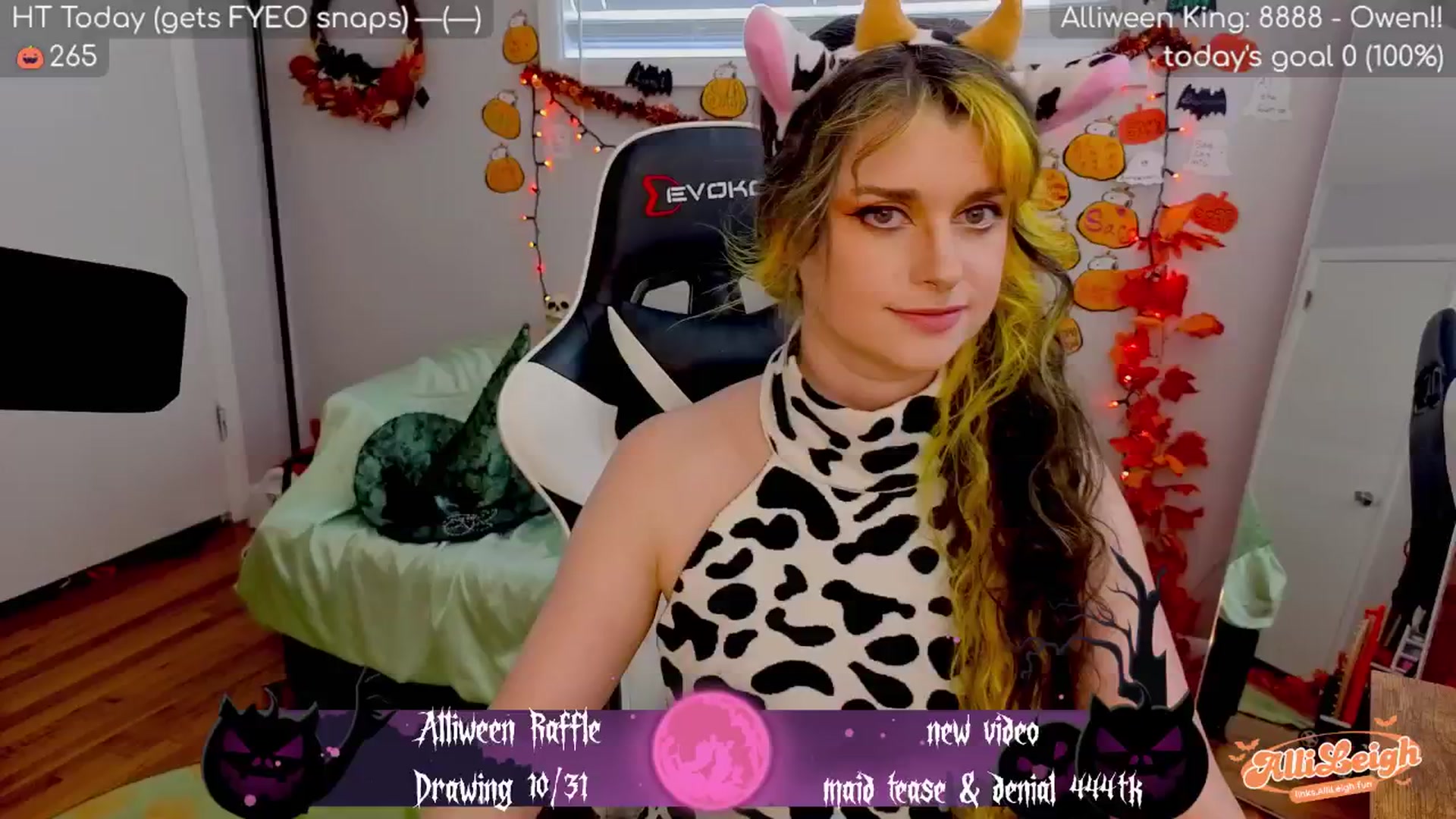 Gallery image thumbnail from alli_leigh's myfreecams stream on, 10/30/2025, 01:20 image 1 of 20