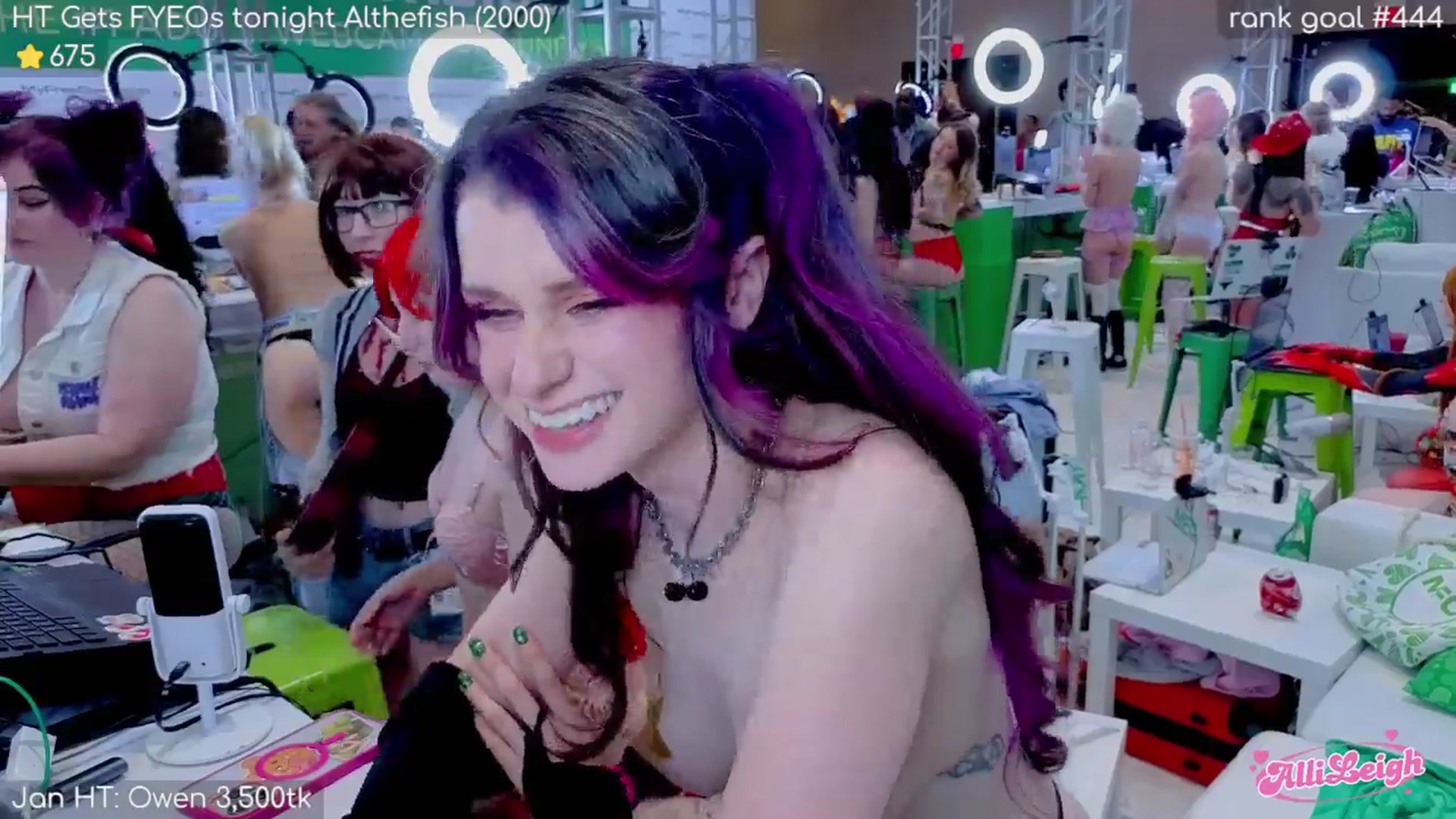 Gallery image thumbnail from alli_leigh's myfreecams stream on, 01/24/2026, 02:57 image 5 of 20