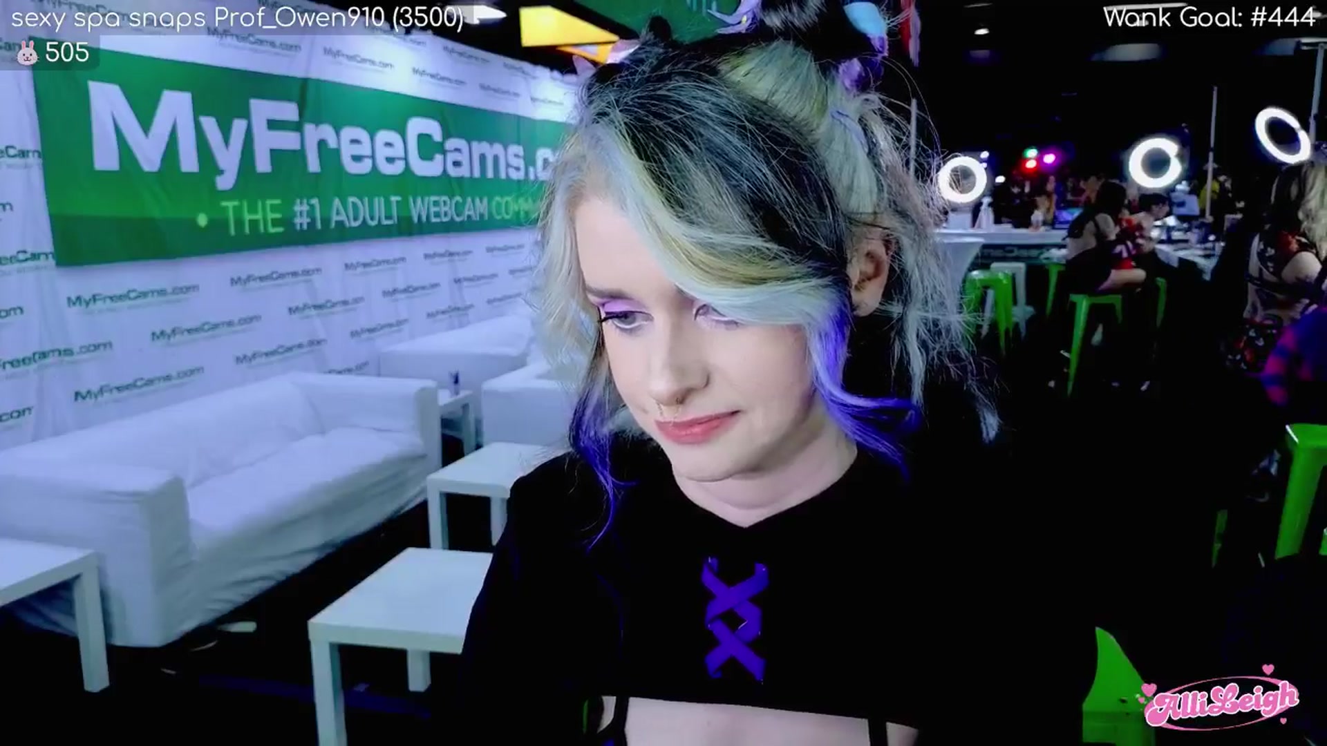 Gallery image thumbnail from alli_leigh's myfreecams stream on, 04/11/2026, 24:00 image 11 of 20