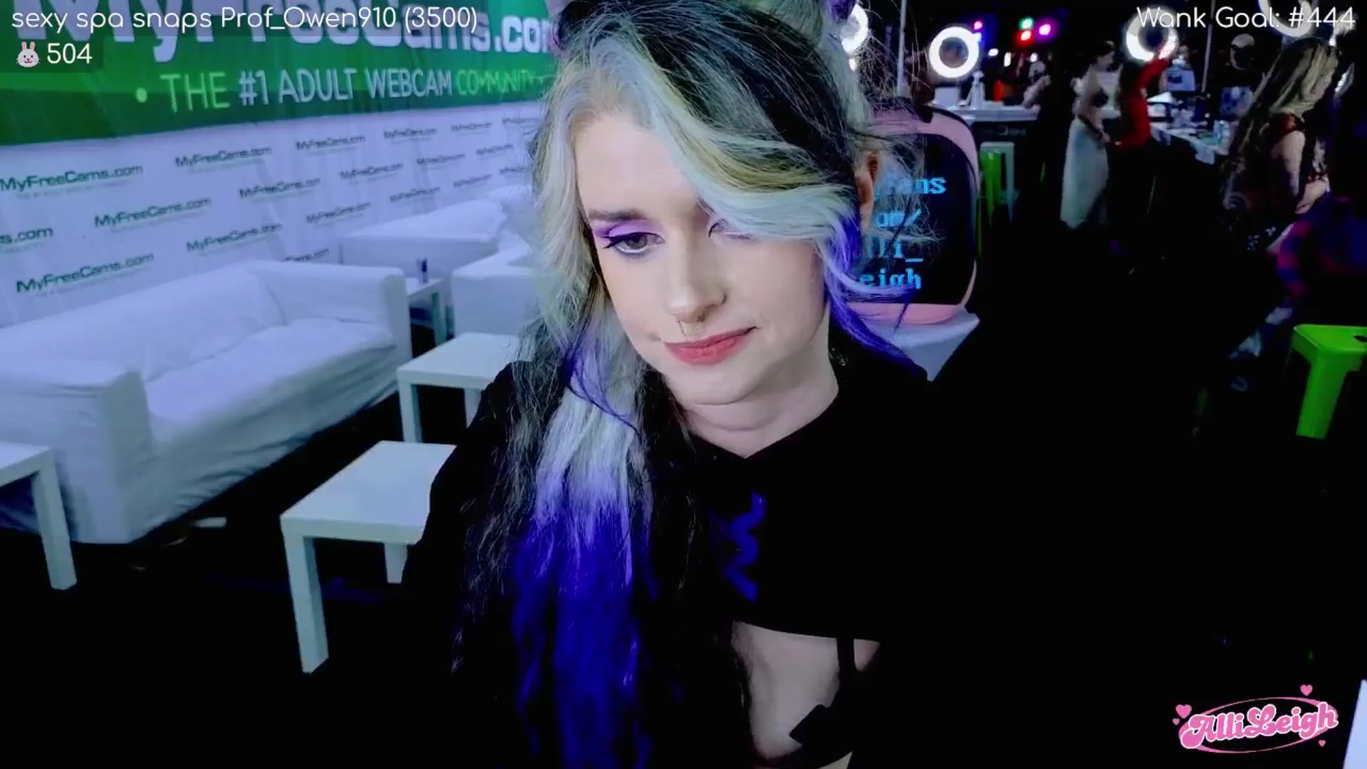 Gallery image thumbnail from alli_leigh's myfreecams stream on, 04/11/2026, 24:00 image 5 of 20
