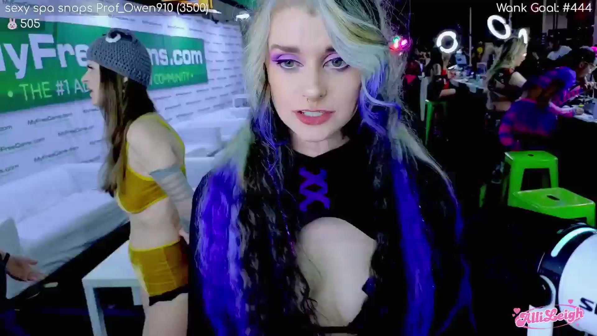 Gallery image thumbnail from alli_leigh's myfreecams stream on, 04/11/2026, 24:00 image 15 of 20