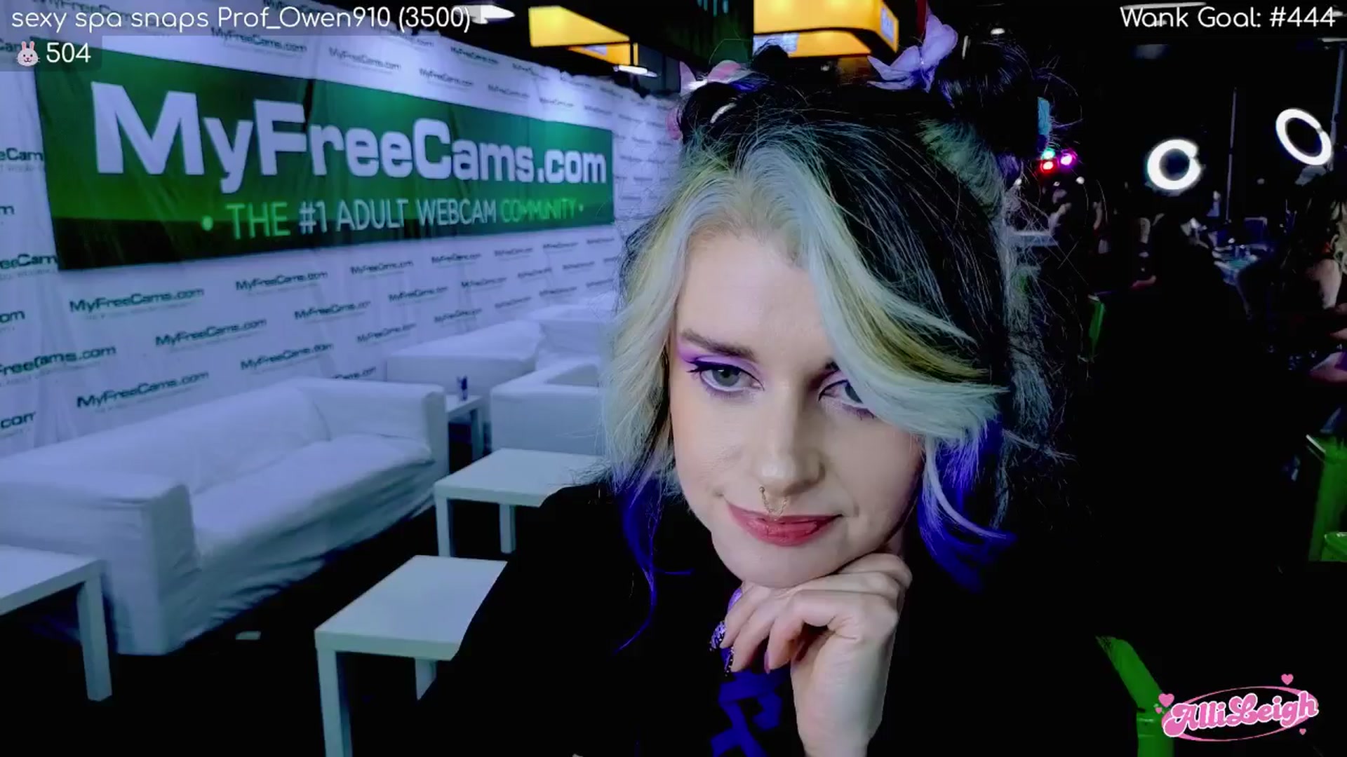 Gallery image thumbnail from alli_leigh's myfreecams stream on, 04/11/2026, 24:00 image 13 of 20