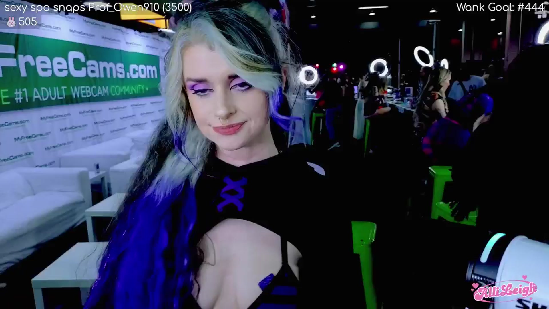 Gallery image thumbnail from alli_leigh's myfreecams stream on, 04/11/2026, 24:00 image 17 of 20
