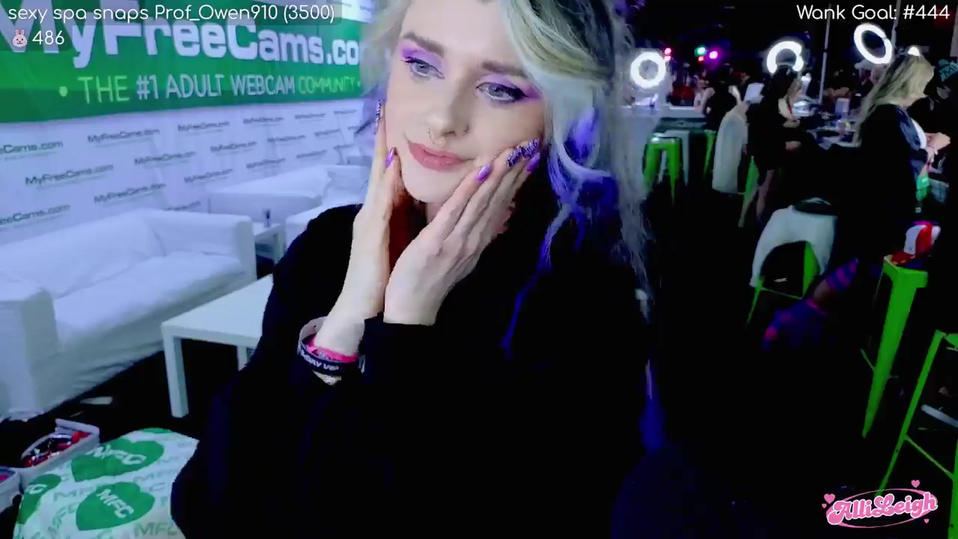 Gallery image thumbnail from alli_leigh's myfreecams stream on, 04/11/2026, 01:28 image 18 of 20